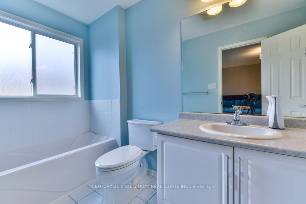 Photo 23 of 90 Barr Crescent, Aurora, Bayview Northeast — HOMEH