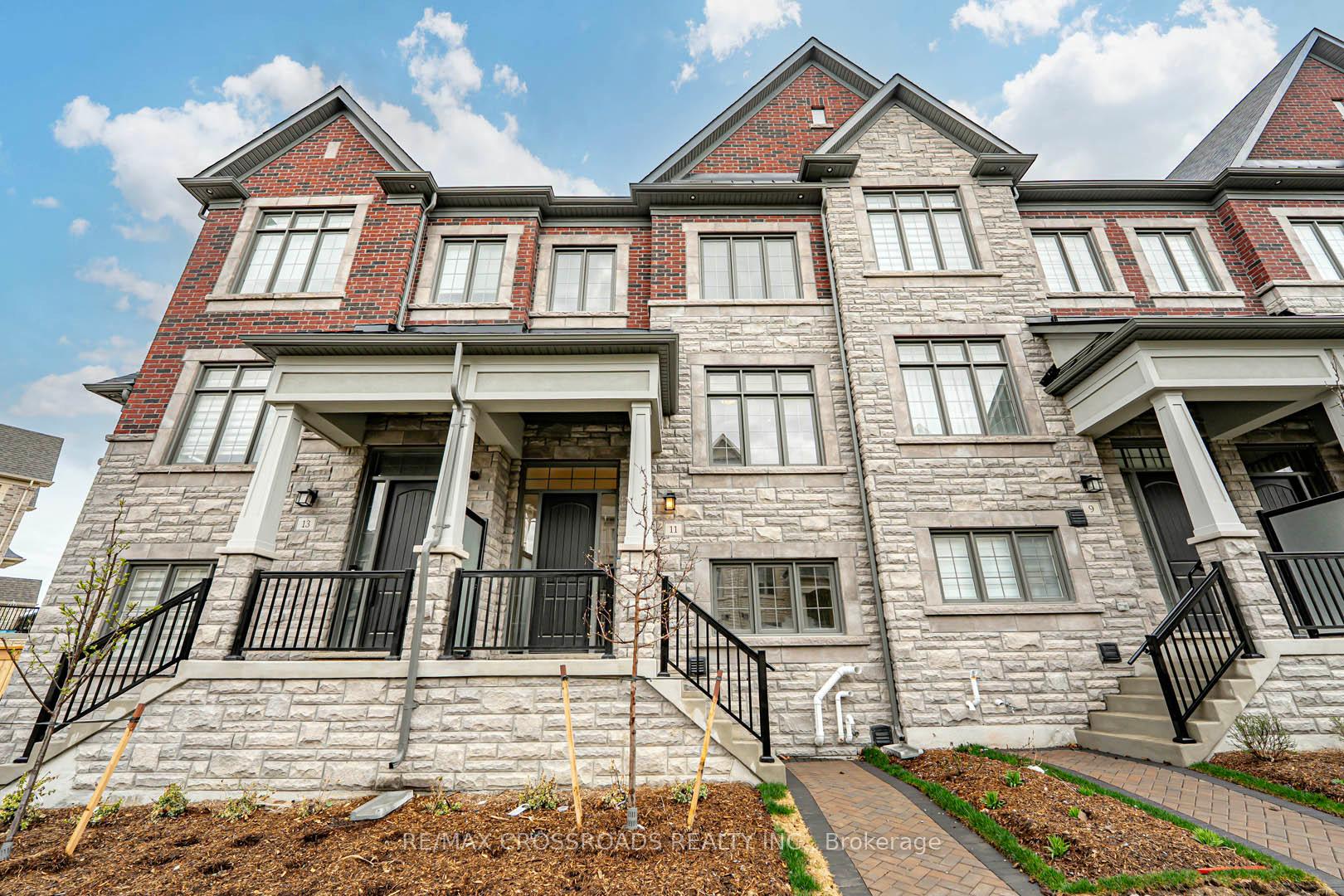 Photo 1 of 11 Bright Terrace Way, Markham, Angus Glen — HOMEH
