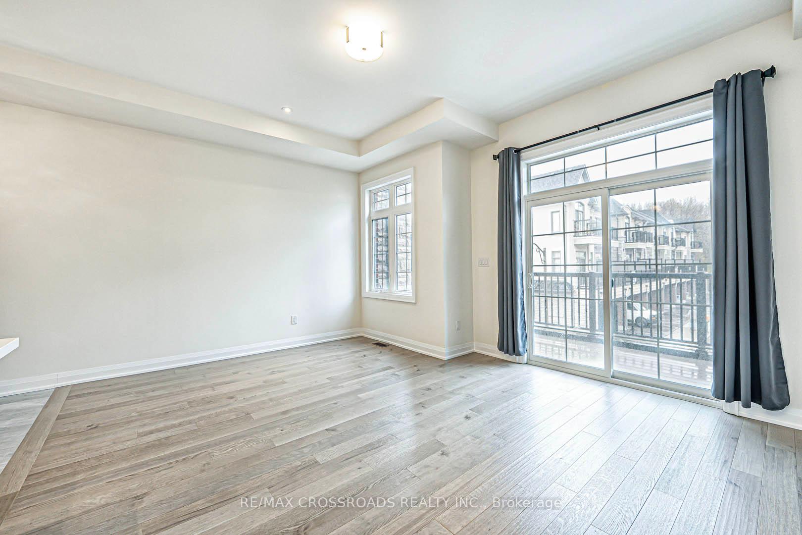 Photo 9 of 11 Bright Terrace Way, Markham, Angus Glen — HOMEH