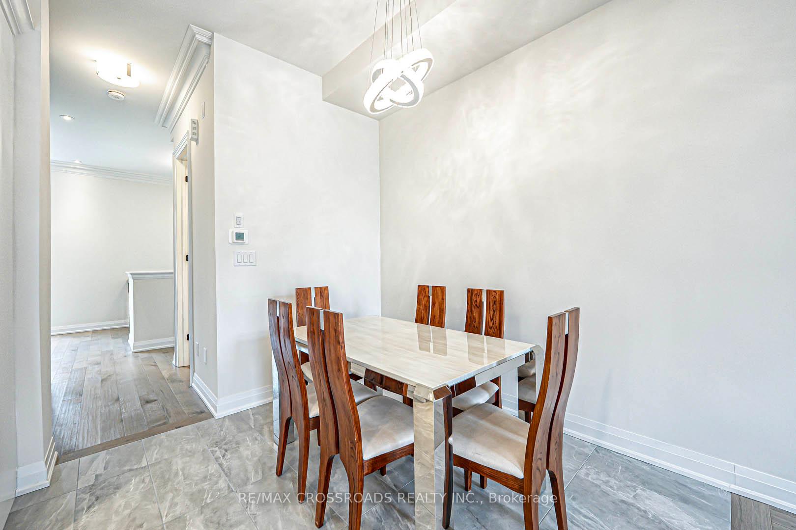 Photo 11 of 11 Bright Terrace Way, Markham, Angus Glen — HOMEH