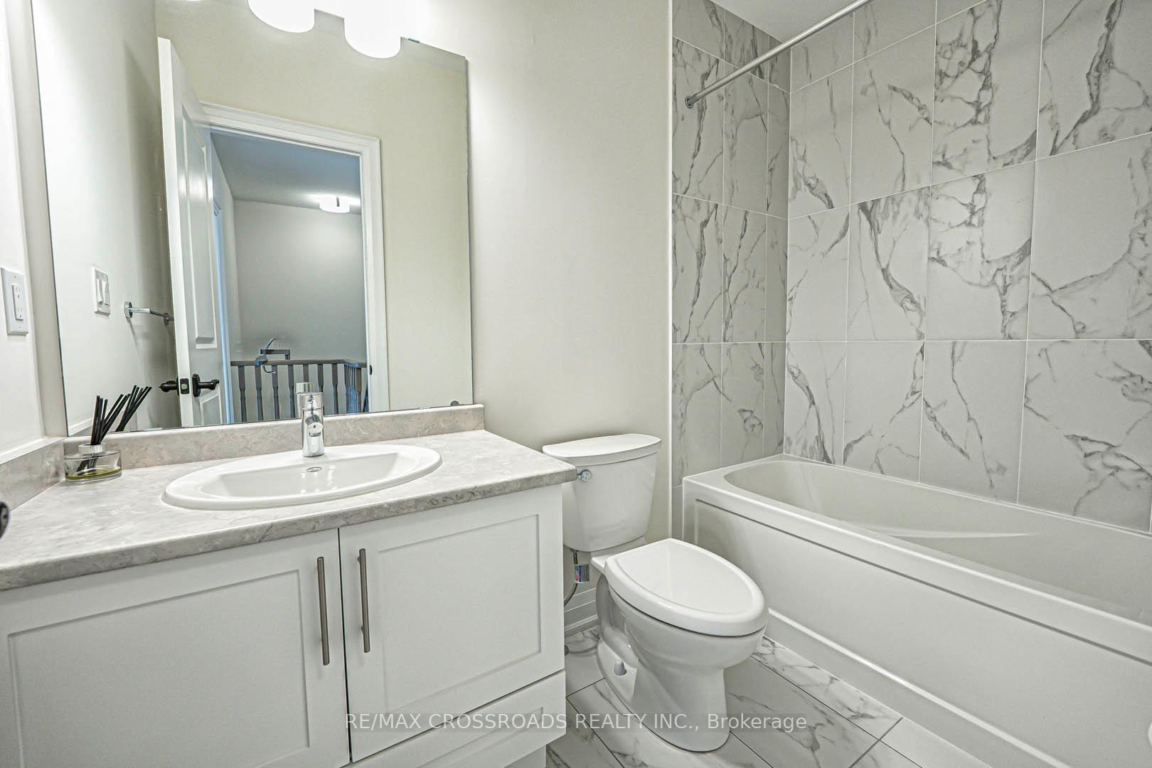 Photo 33 of 11 Bright Terrace Way, Markham, Angus Glen — HOMEH