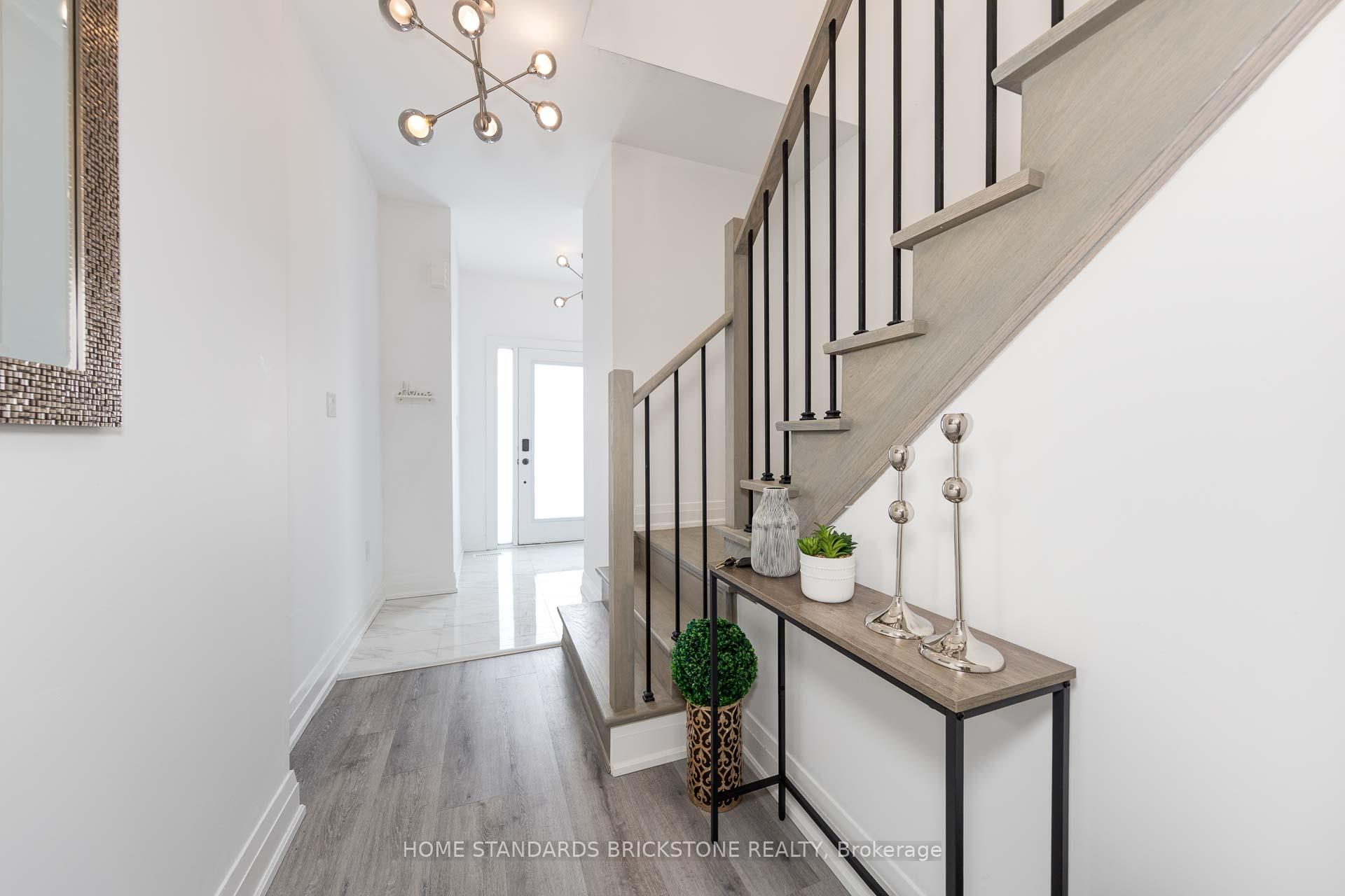 Photo 3 of 115 Gateland Drive, Barrie, Painswick South — HOMEH