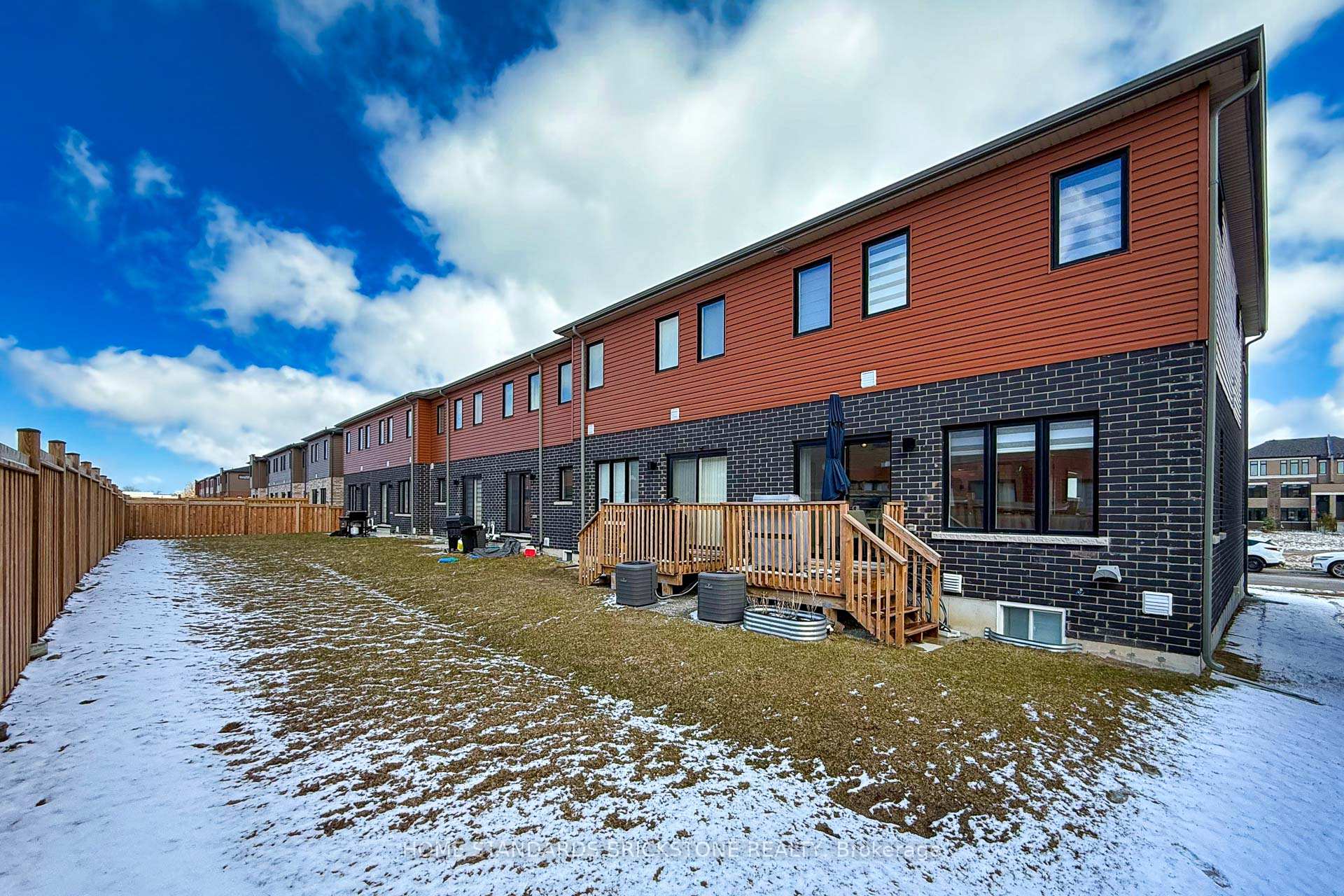 Photo 32 of 115 Gateland Drive, Barrie, Painswick South — HOMEH