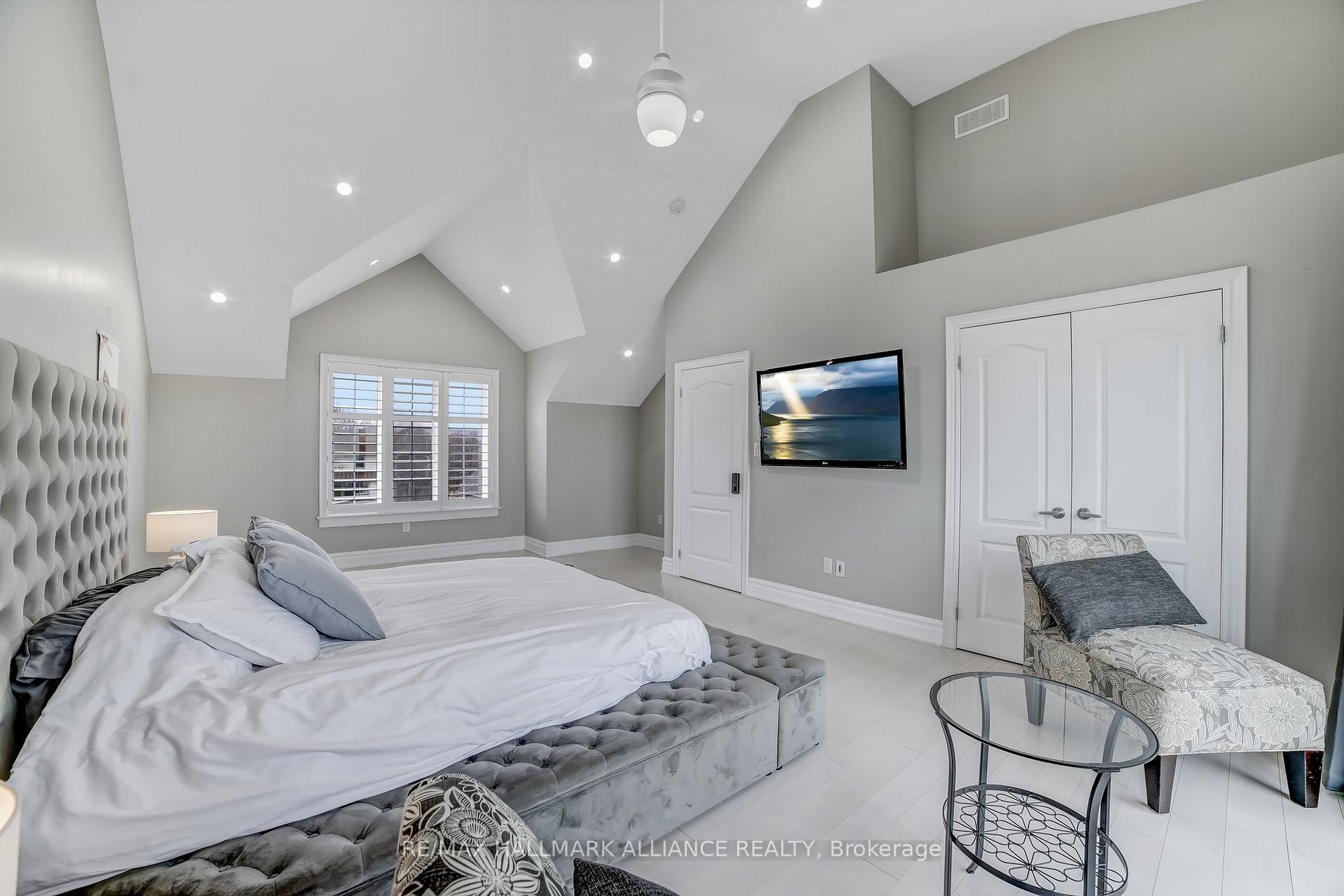 Photo 25 of 53 Windemere Road, Hamilton, Stoney Creek — HOMEH