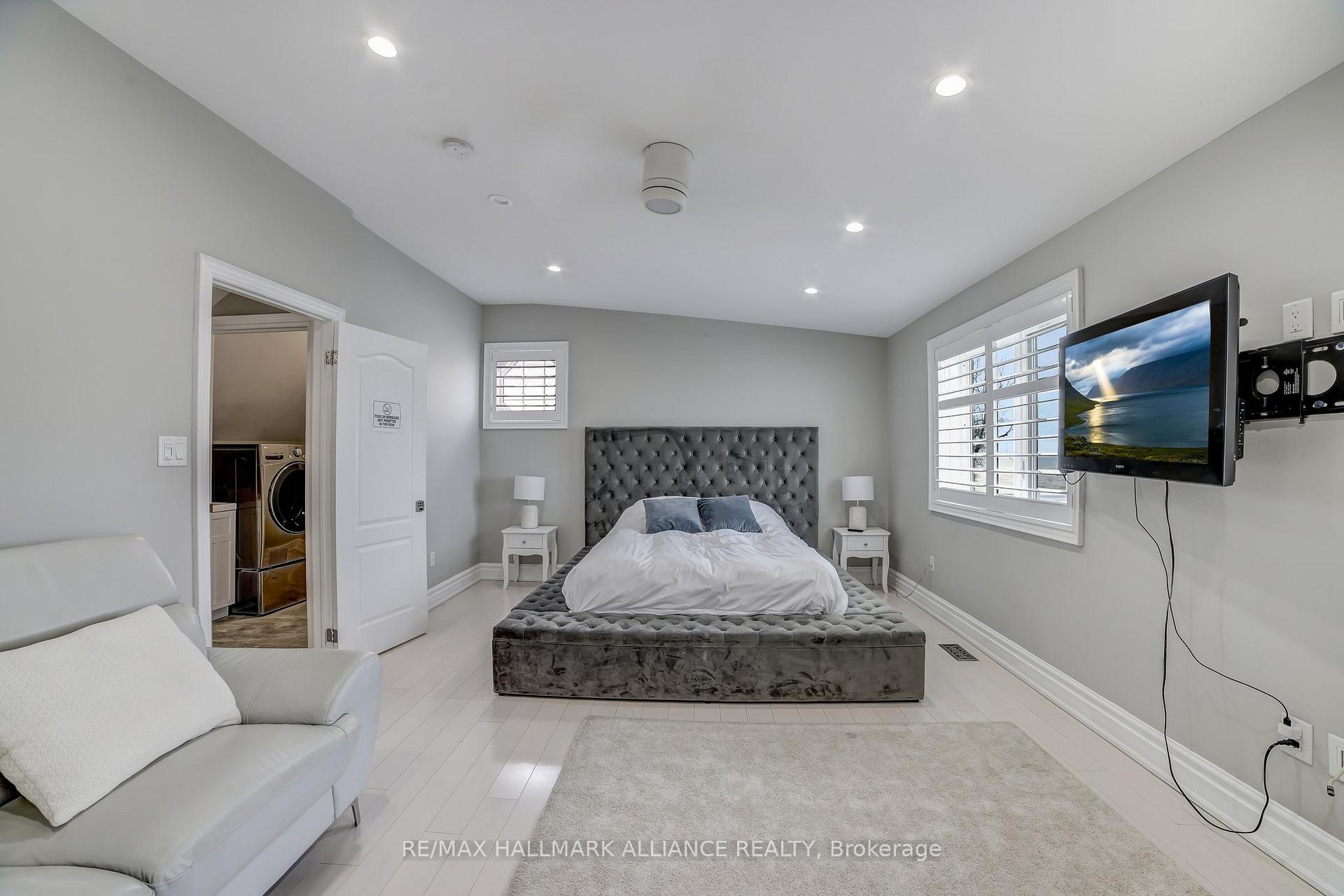 Photo 32 of 53 Windemere Road, Hamilton, Stoney Creek — HOMEH