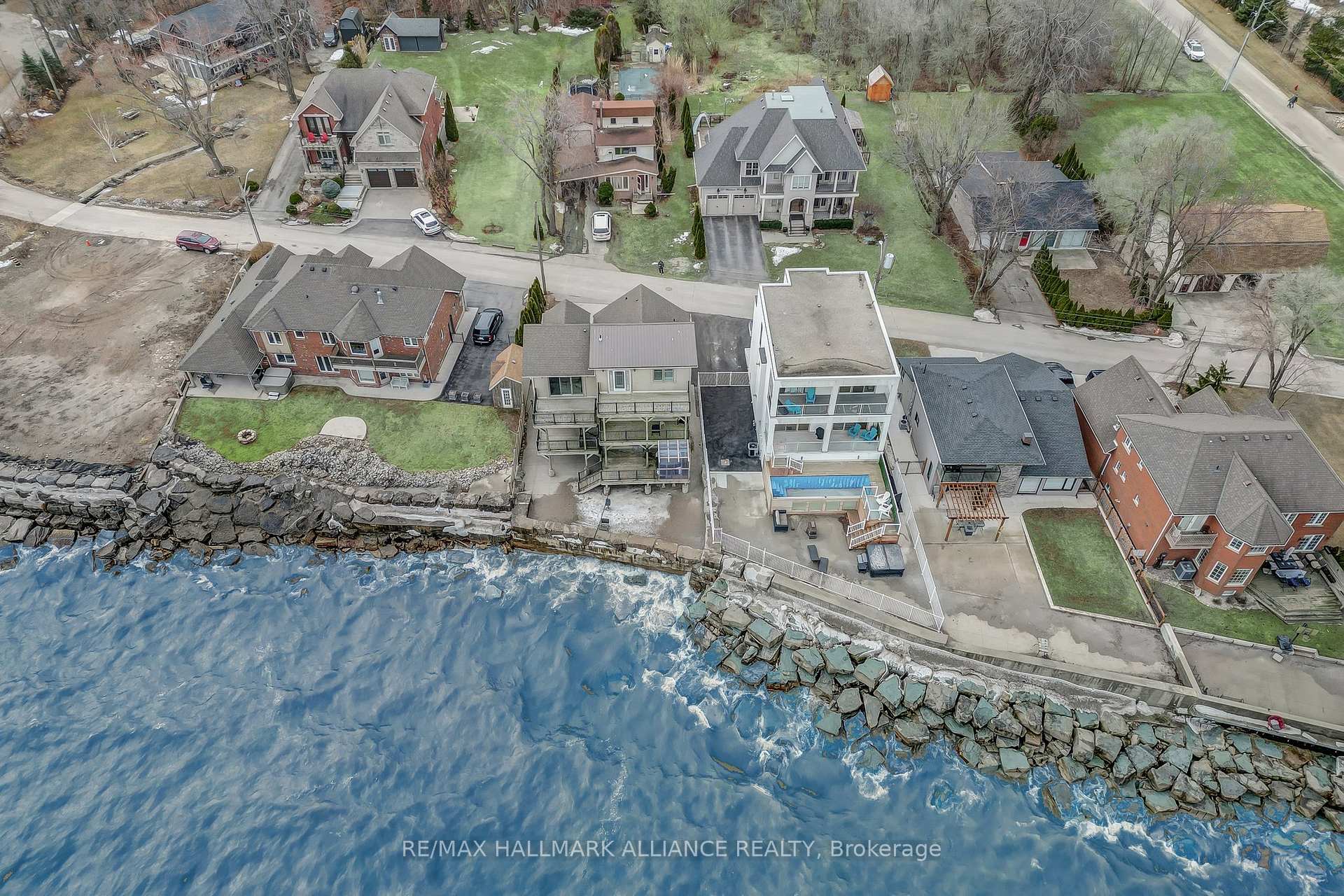 Photo 40 of 53 Windemere Road, Hamilton, Stoney Creek — HOMEH