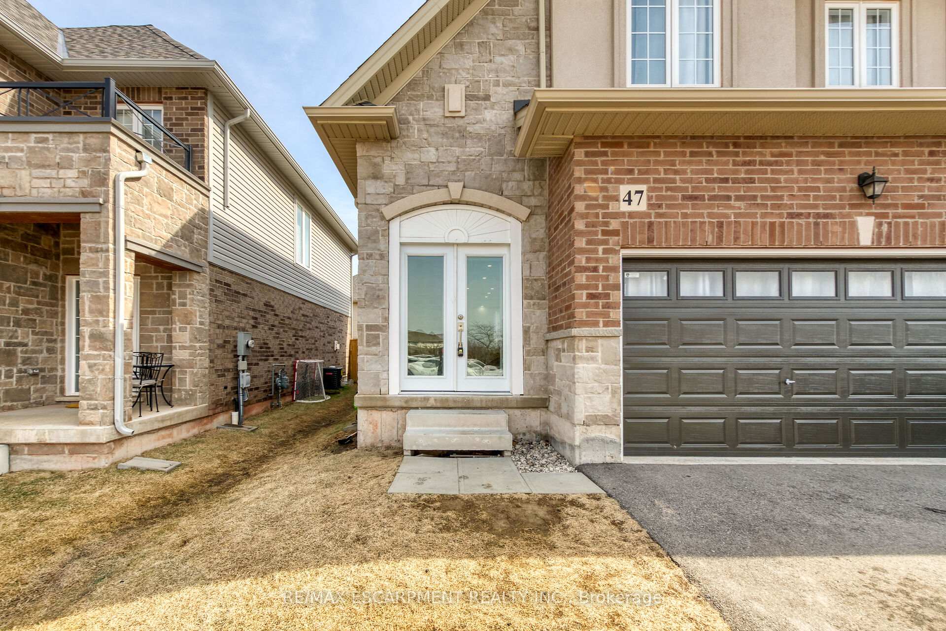 Photo 4 of 47 Sauvignon Crescent, Hamilton, Fruitland — HOMEH