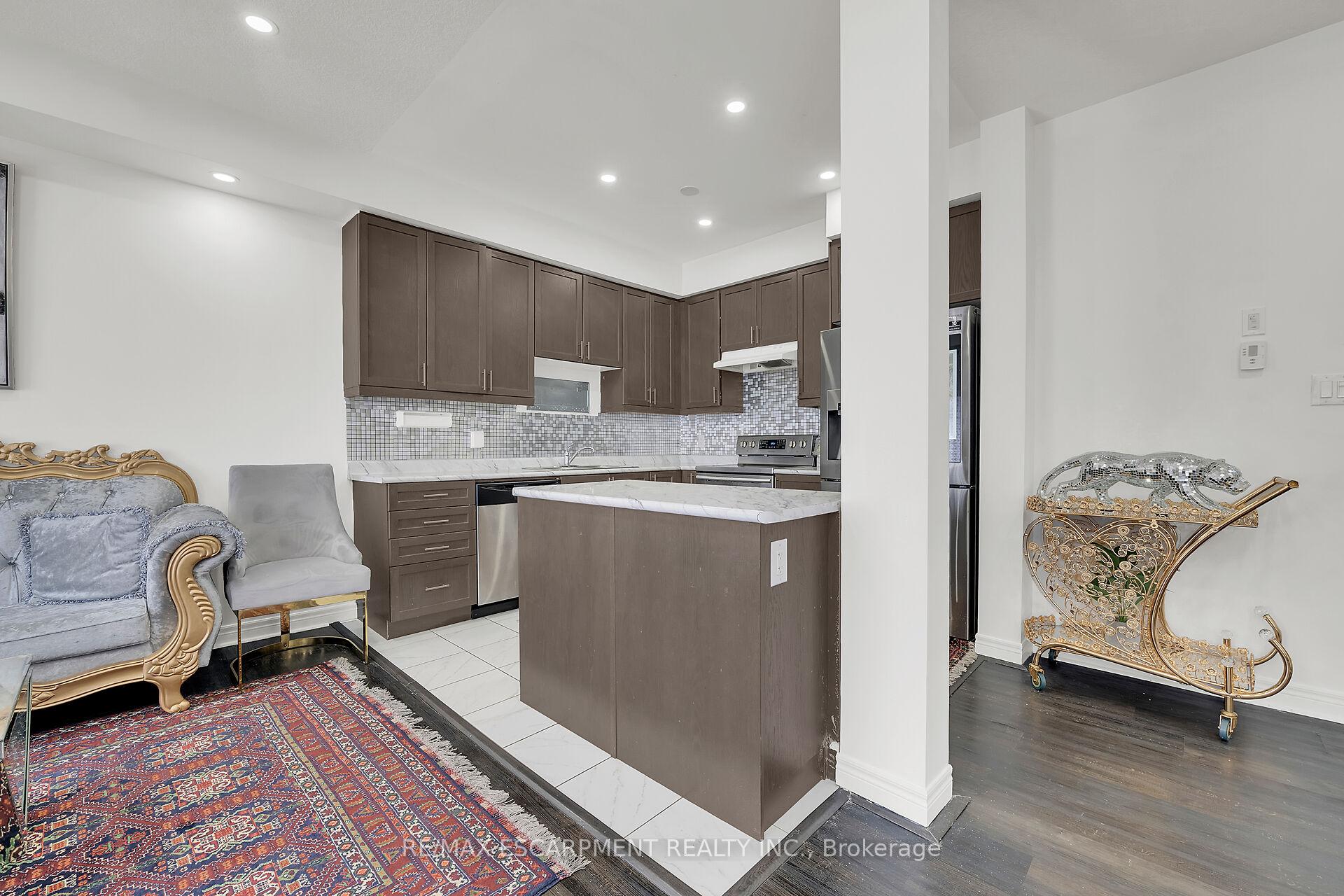 Photo 5 of 47 Sauvignon Crescent, Hamilton, Fruitland — HOMEH