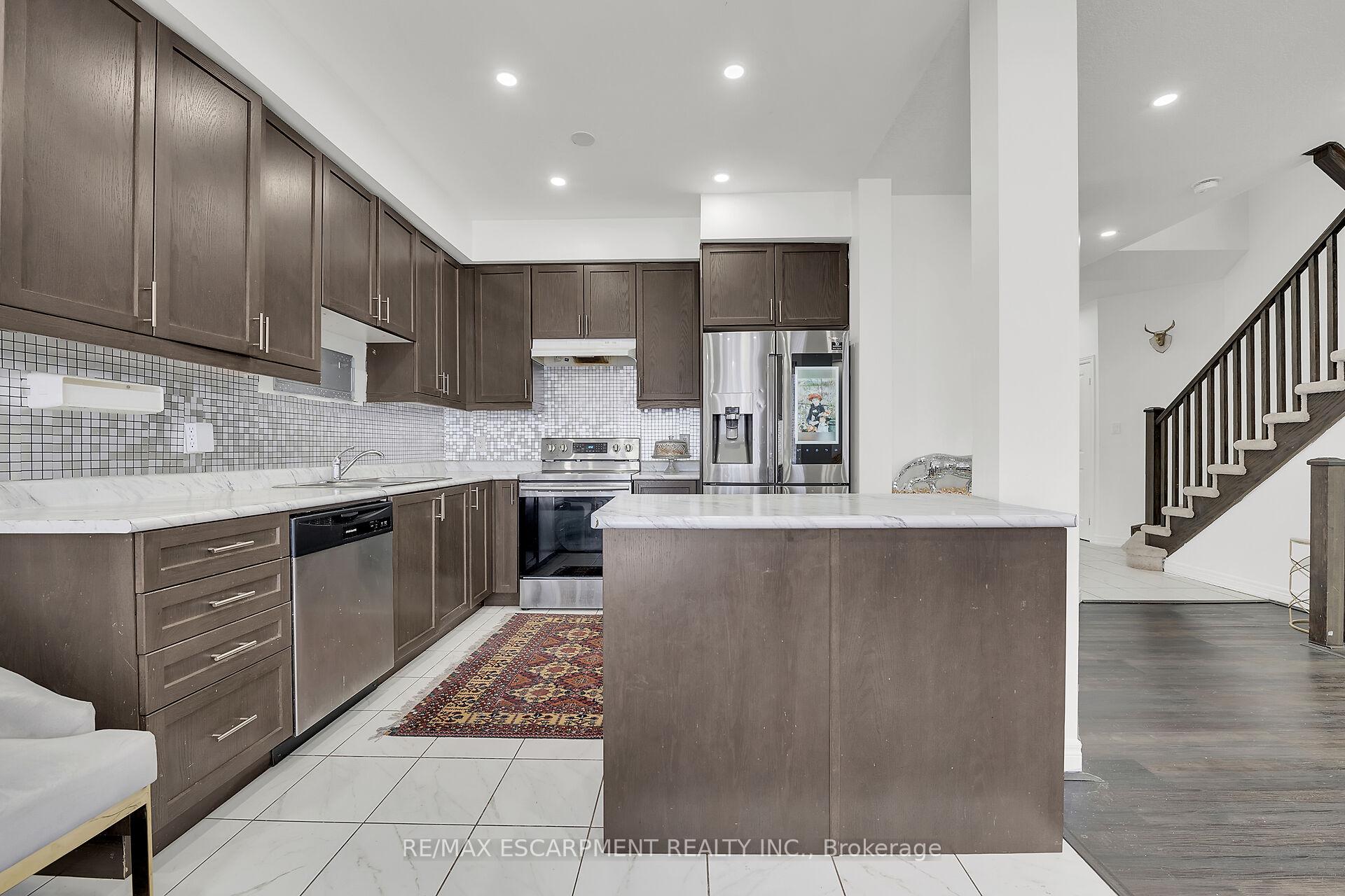 Photo 6 of 47 Sauvignon Crescent, Hamilton, Fruitland — HOMEH