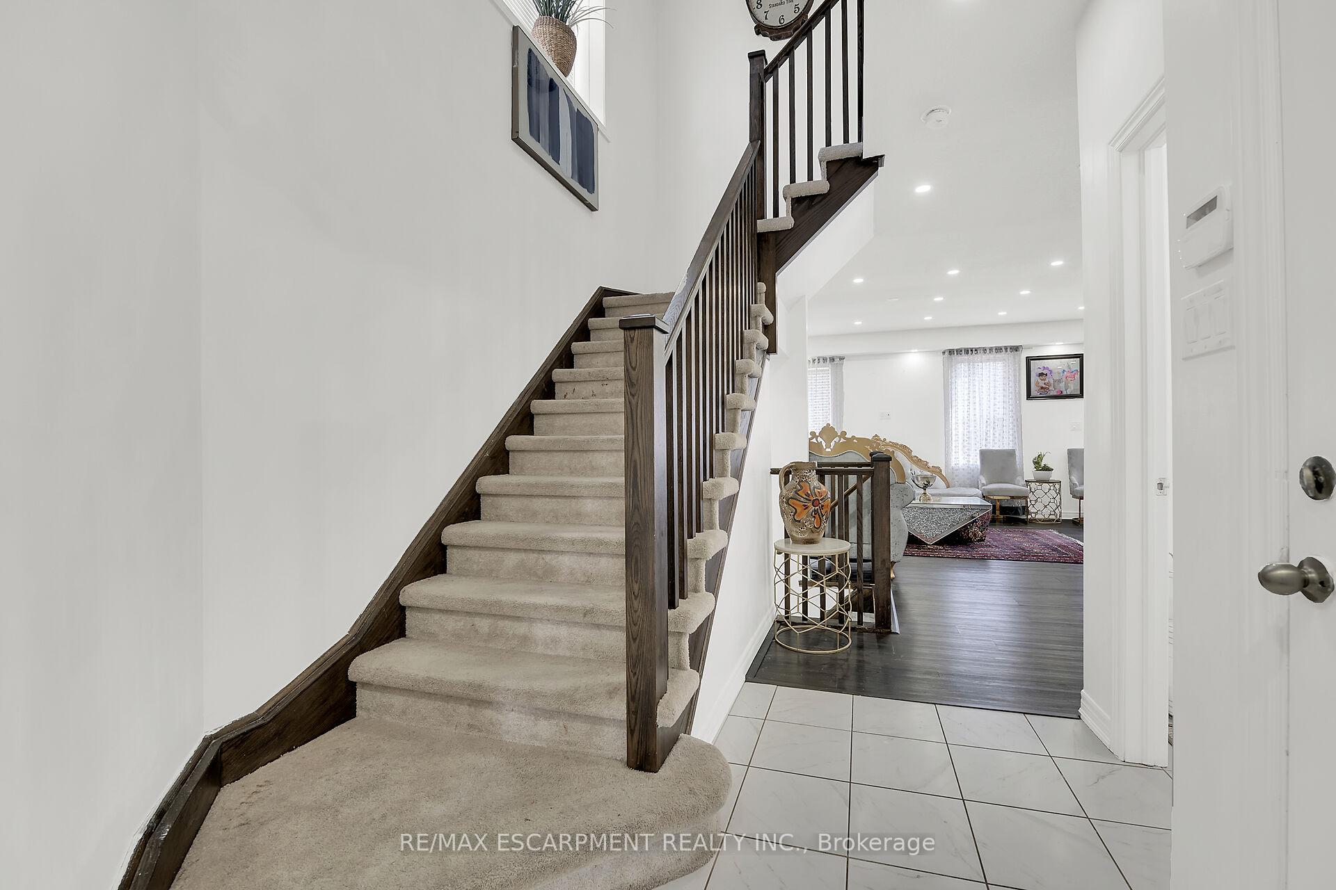 Photo 22 of 47 Sauvignon Crescent, Hamilton, Fruitland — HOMEH