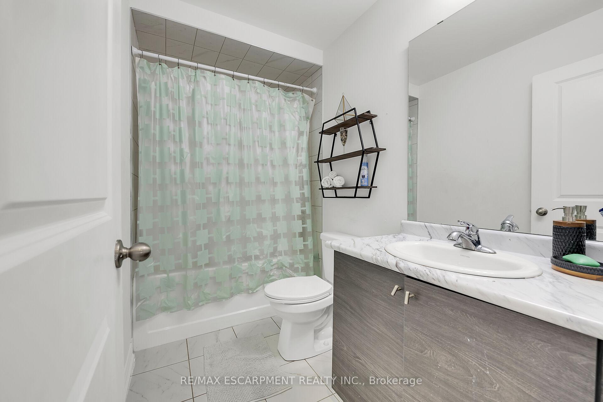 Photo 29 of 47 Sauvignon Crescent, Hamilton, Fruitland — HOMEH