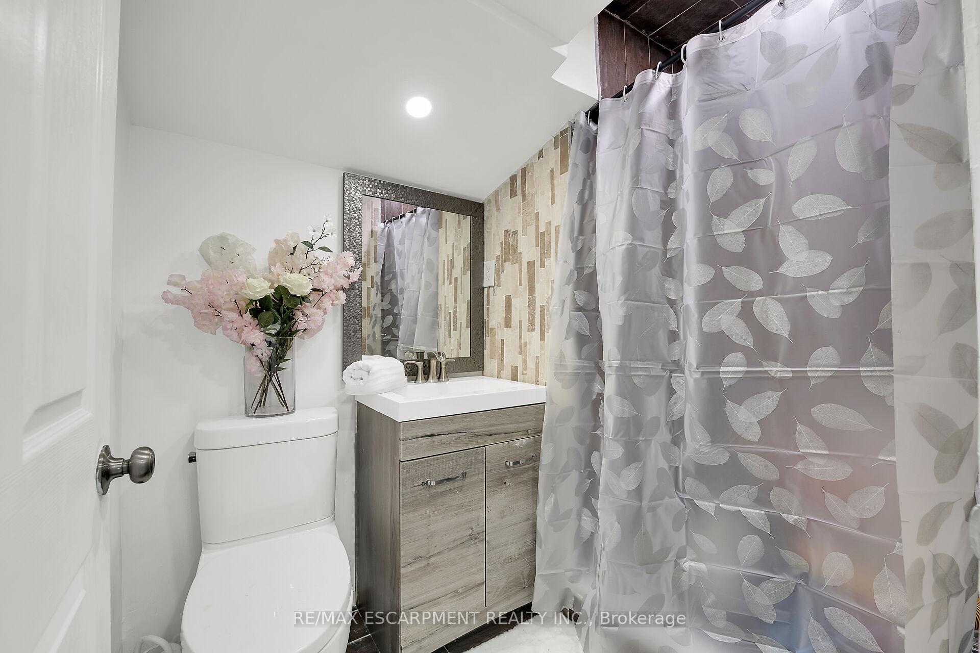 Photo 34 of 47 Sauvignon Crescent, Hamilton, Fruitland — HOMEH