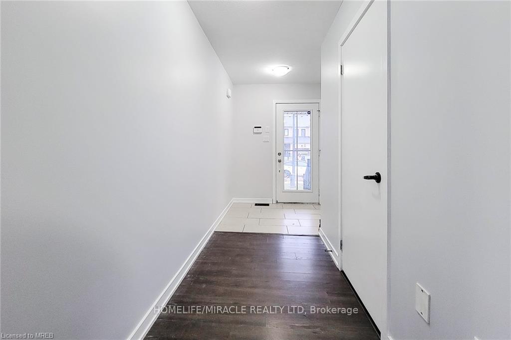 Photo 4 of 19 Sherway Street E, Hamilton, Stoney Creek Mountain — HOMEH