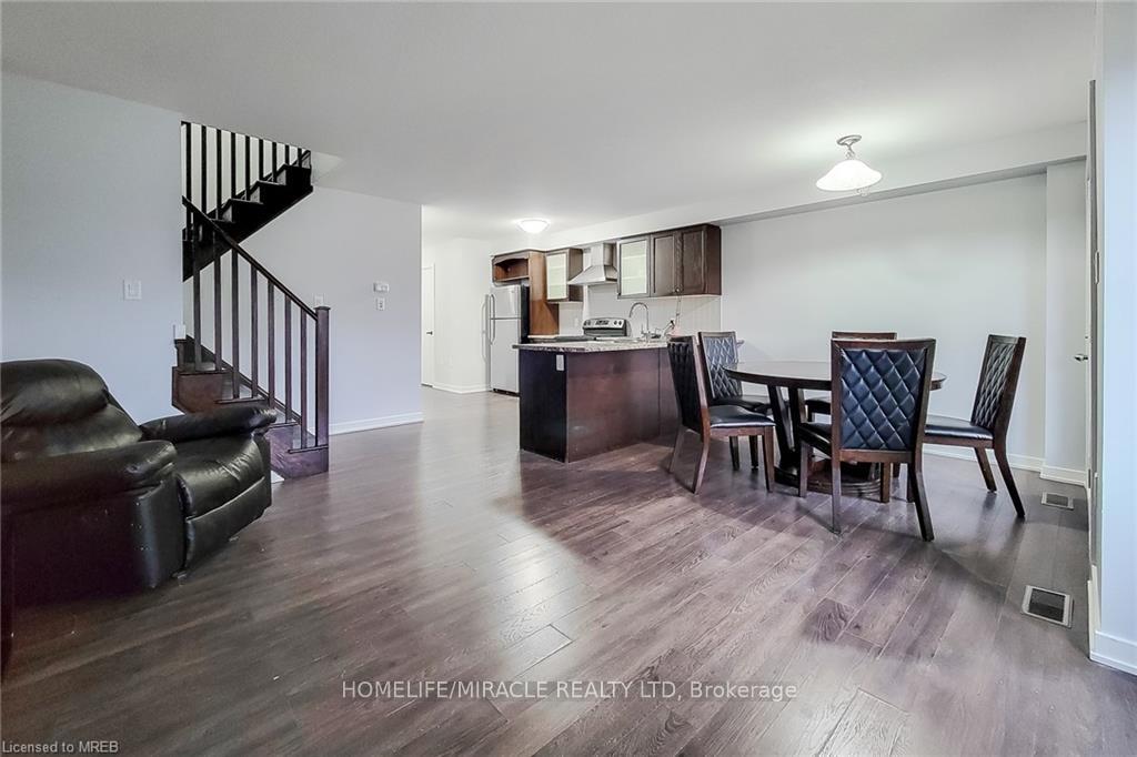 Photo 5 of 19 Sherway Street E, Hamilton, Stoney Creek Mountain — HOMEH