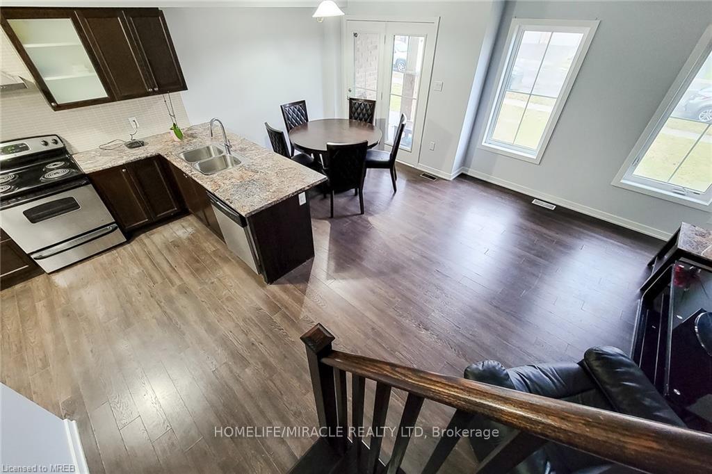 Photo 7 of 19 Sherway Street E, Hamilton, Stoney Creek Mountain — HOMEH
