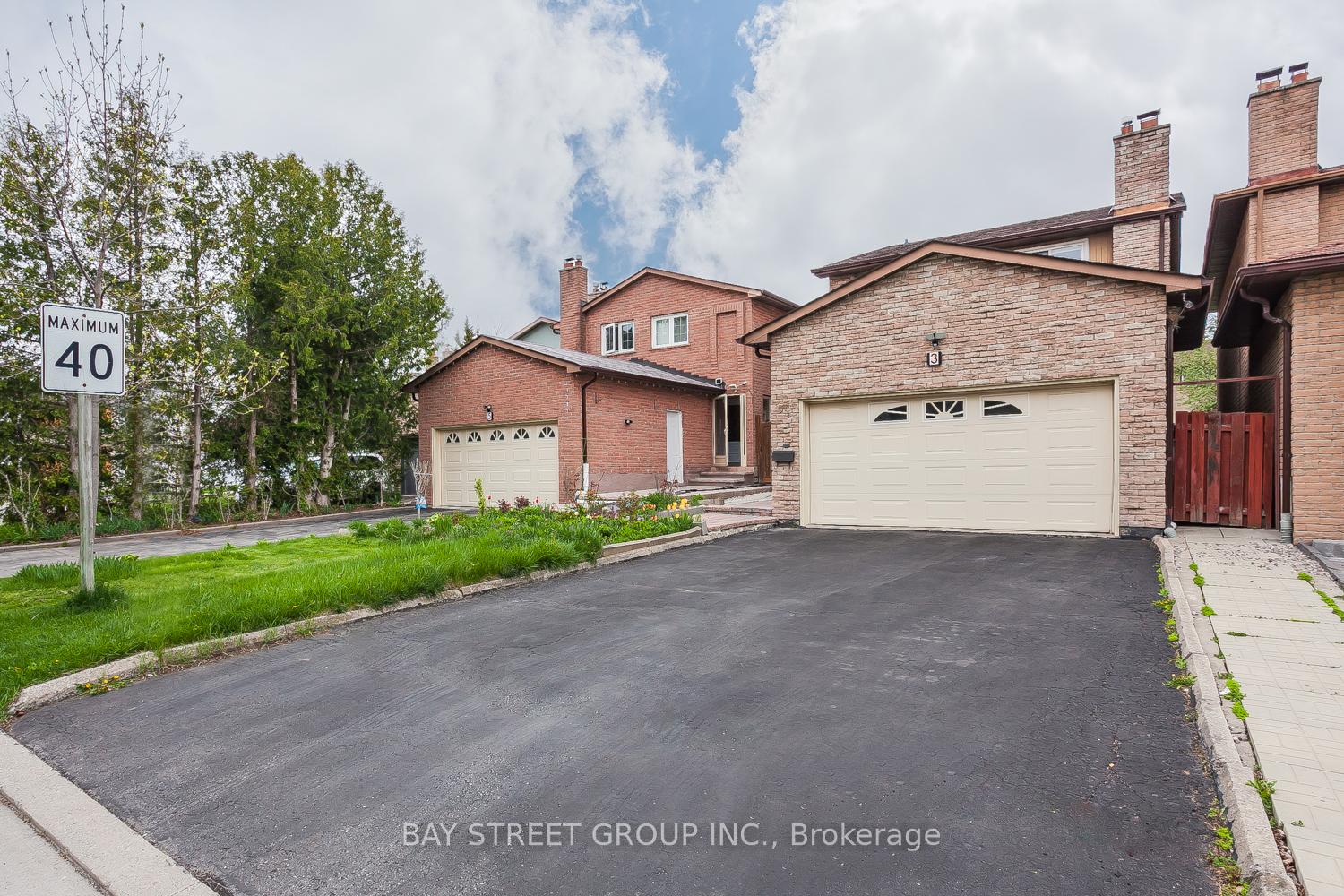 Photo 1 of 3 Upton Crescent, Markham, Milliken Mills West — HOMEH