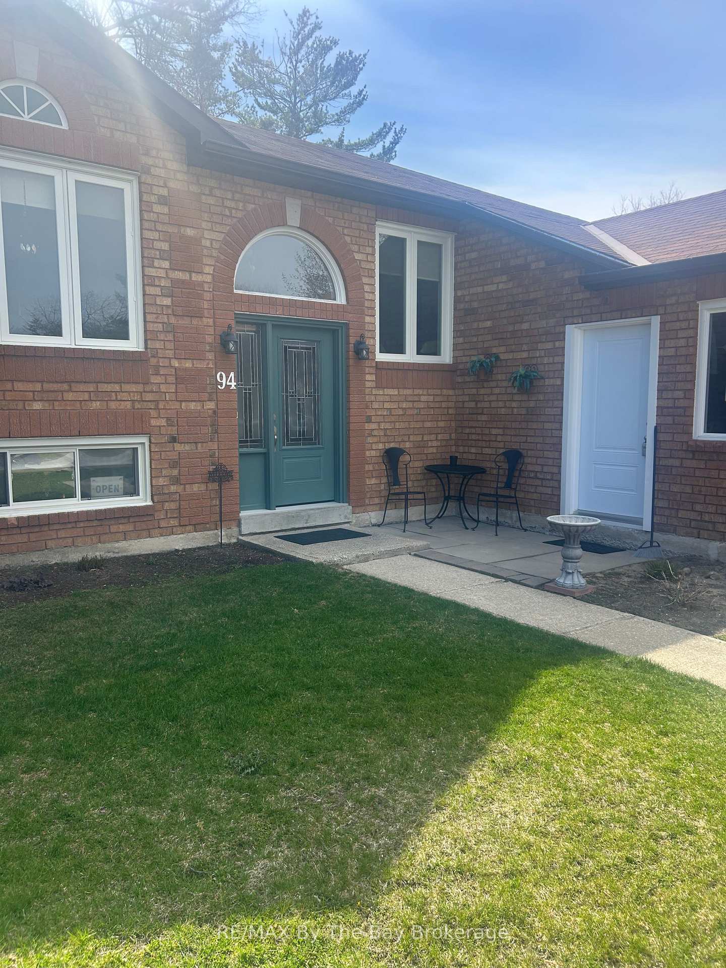 Photo 6 of 94 Leo Boulevard, Wasaga Beach — HOMEH