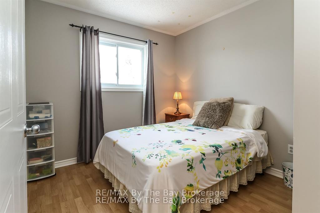 Photo 16 of 94 Leo Boulevard, Wasaga Beach — HOMEH
