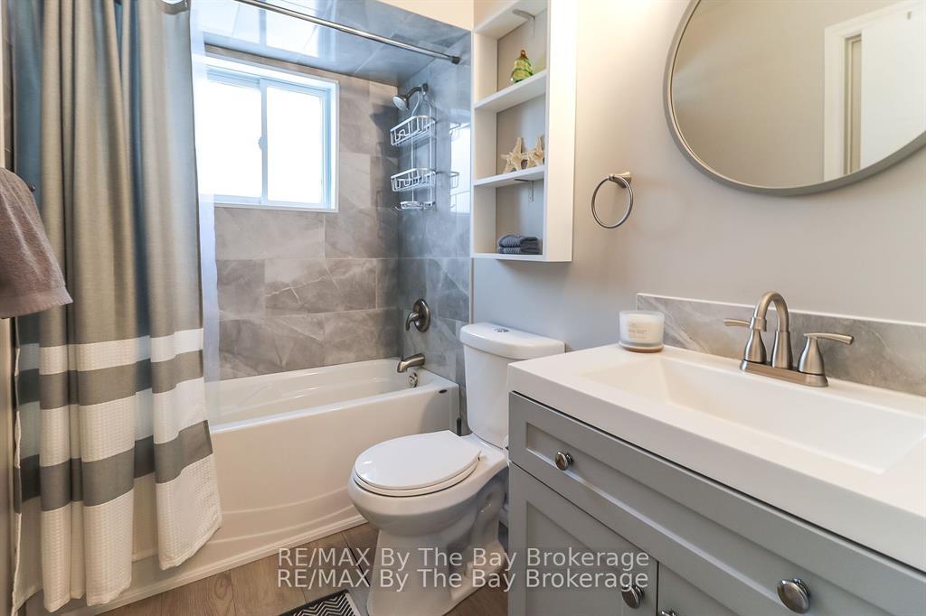 Photo 15 of 94 Leo Boulevard, Wasaga Beach — HOMEH