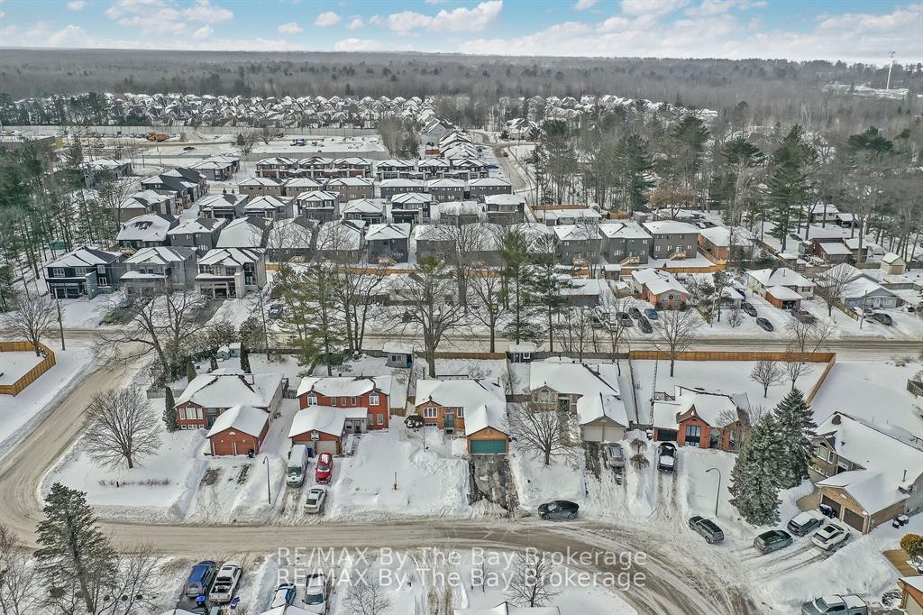 Photo 21 of 94 Leo Boulevard, Wasaga Beach — HOMEH
