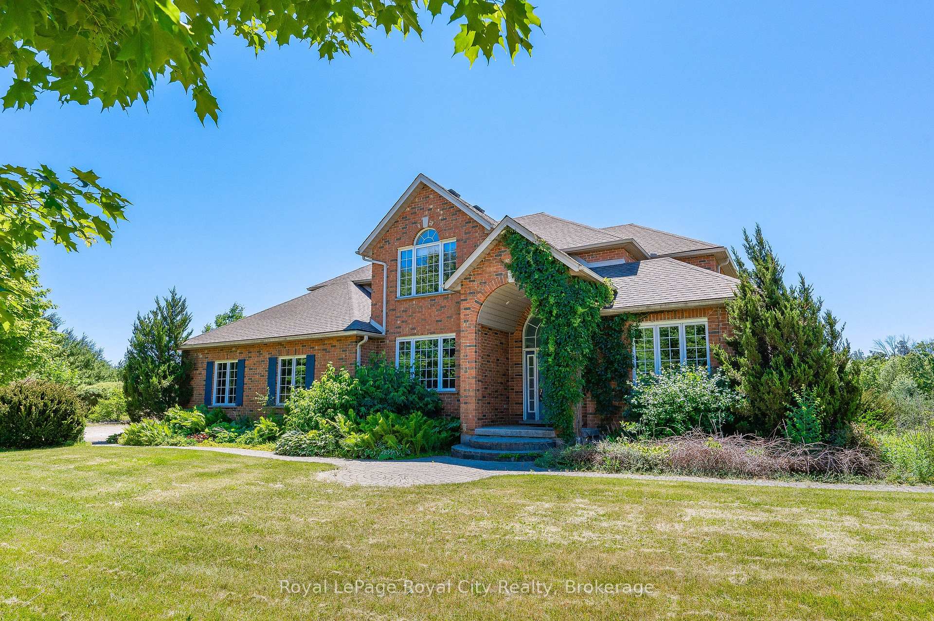 Front of 287 Clair Road E