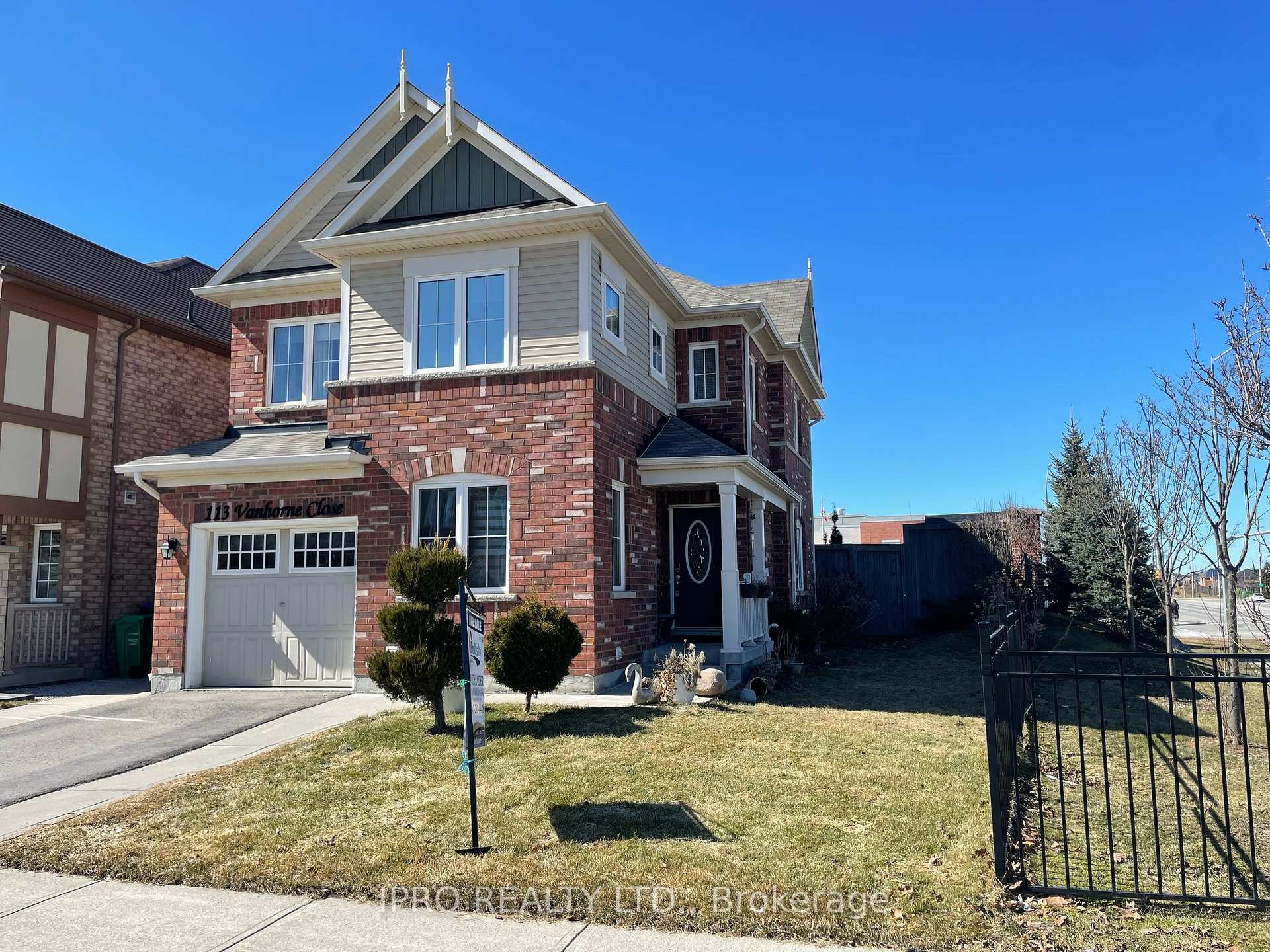 Front of 113 Vanhorne Close