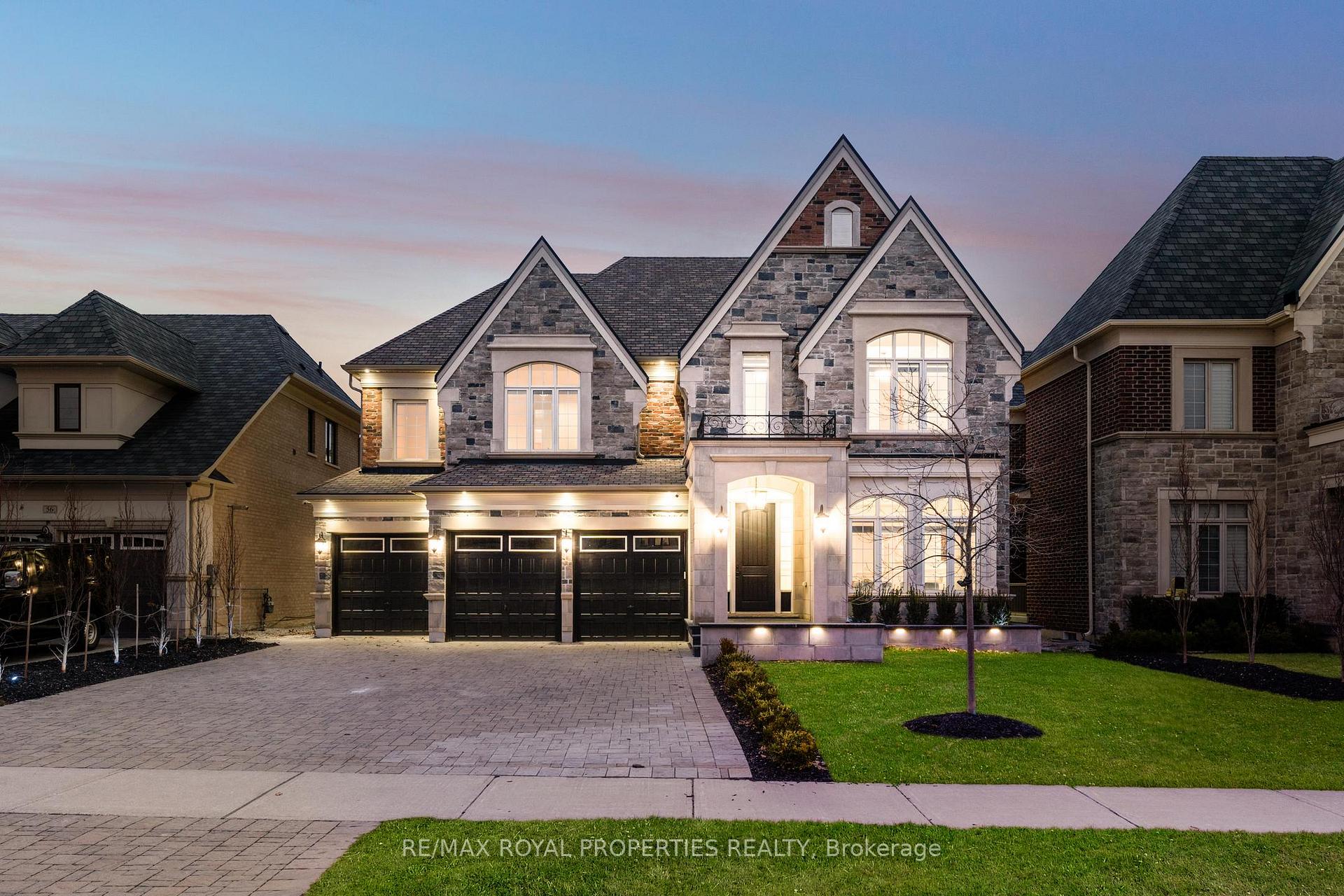 Photo 2 of 62 Endless Circle, Vaughan, Kleinburg — HOMEH