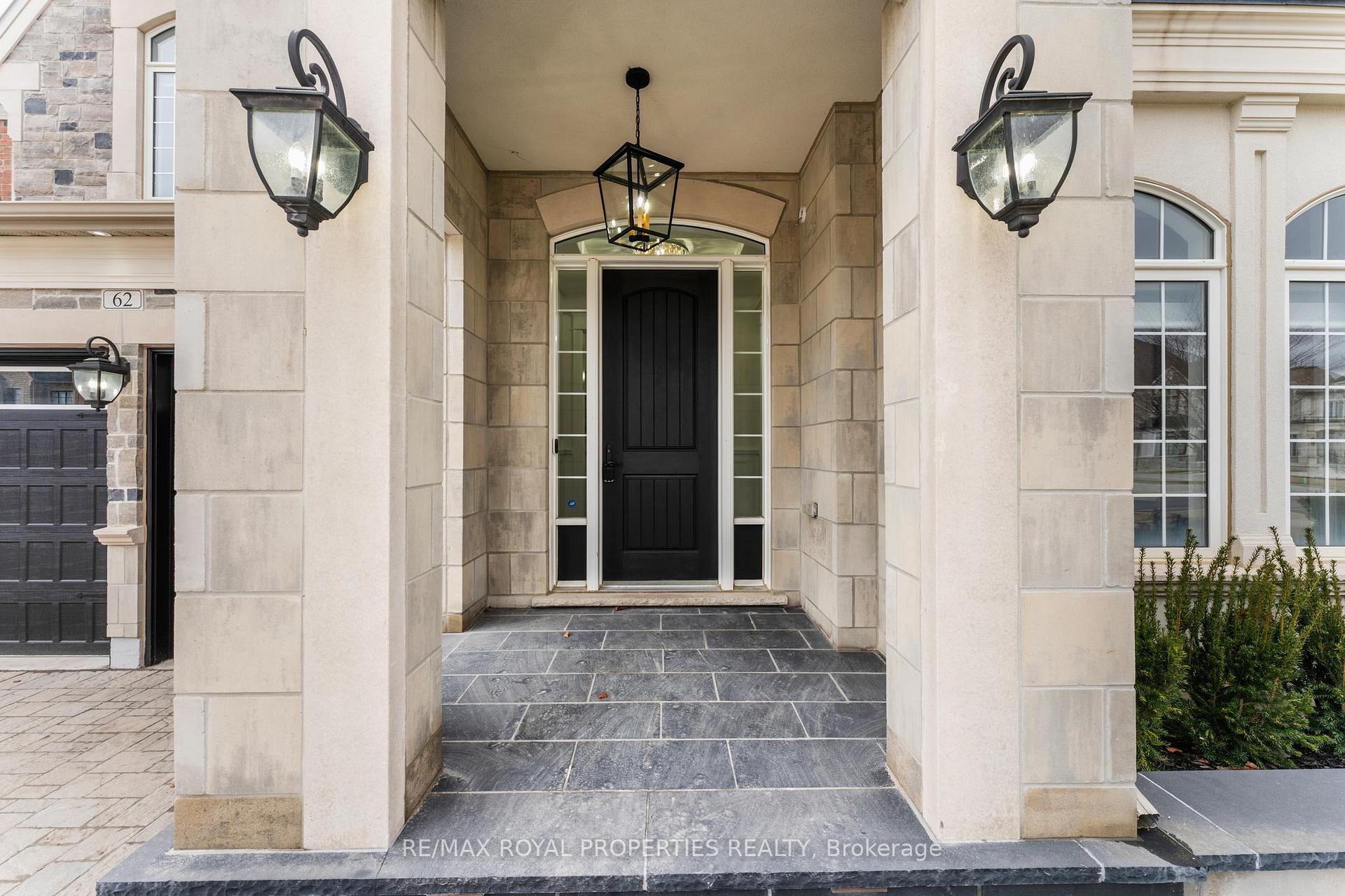Photo 5 of 62 Endless Circle, Vaughan, Kleinburg — HOMEH