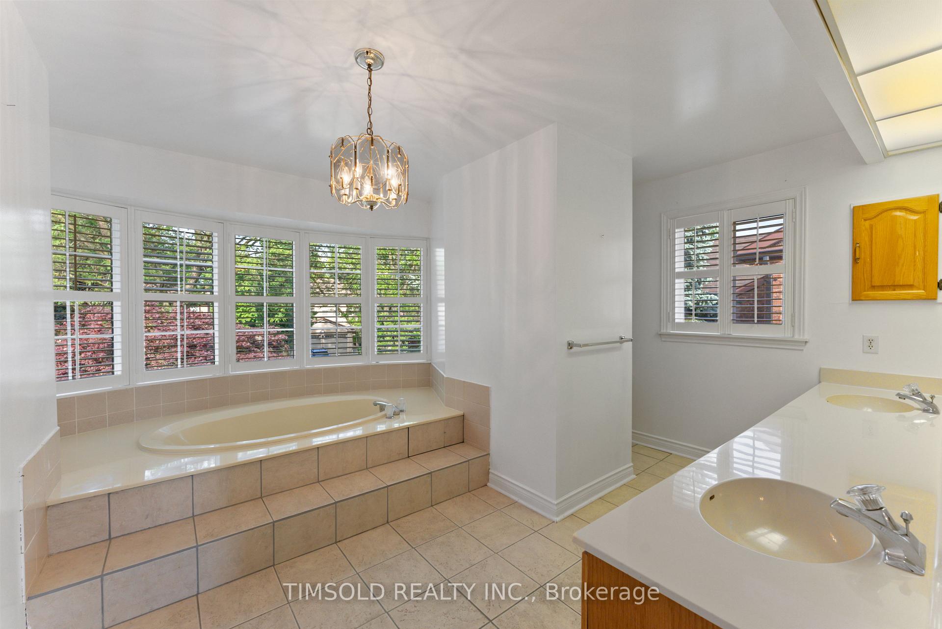 Photo 19 of 32 Addington Square, Markham, Unionville — HOMEH