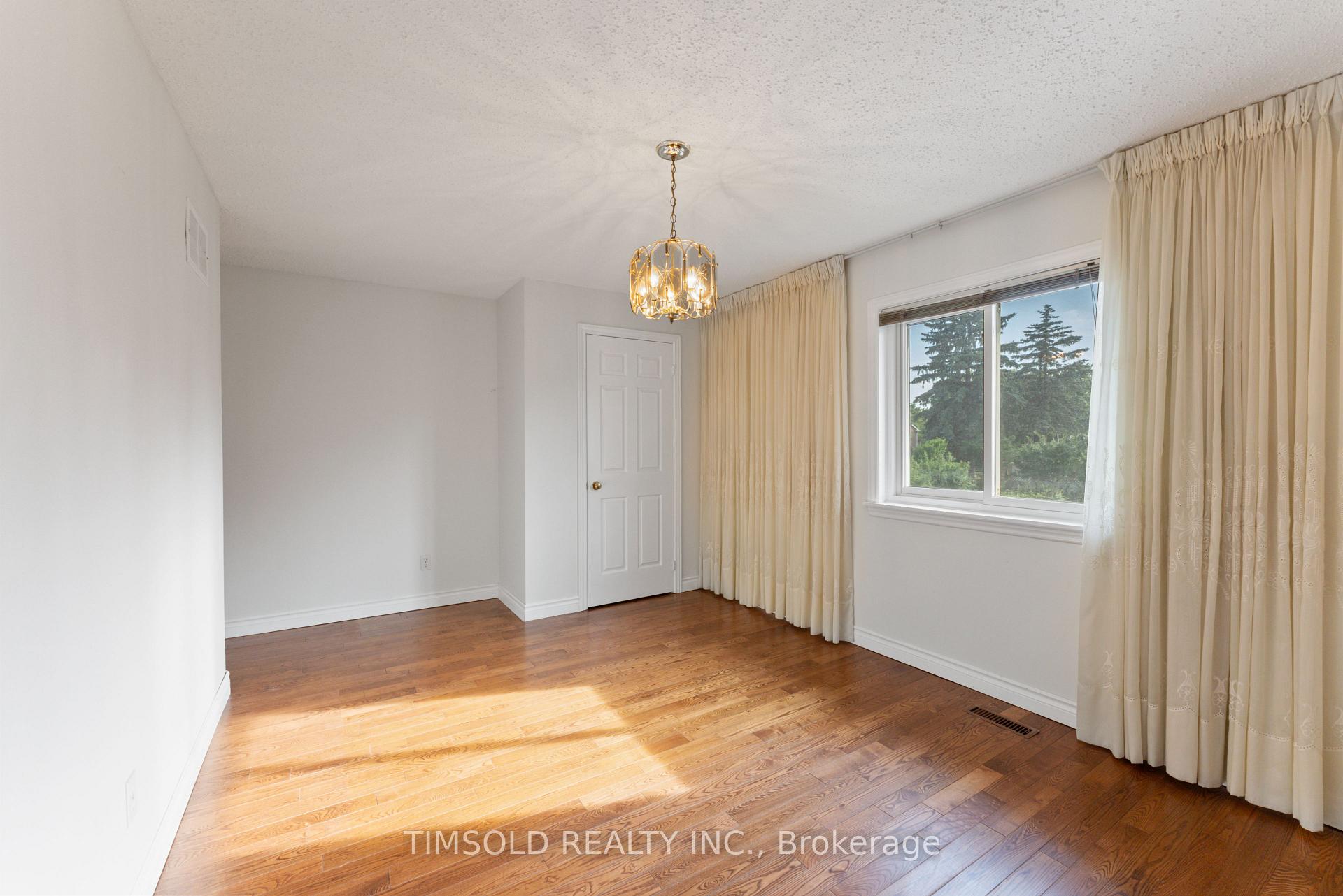 Photo 22 of 32 Addington Square, Markham, Unionville — HOMEH