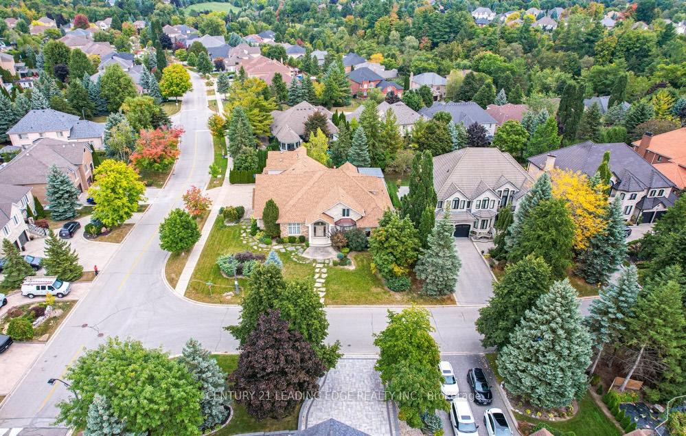 Front of 7 Longview Crescent