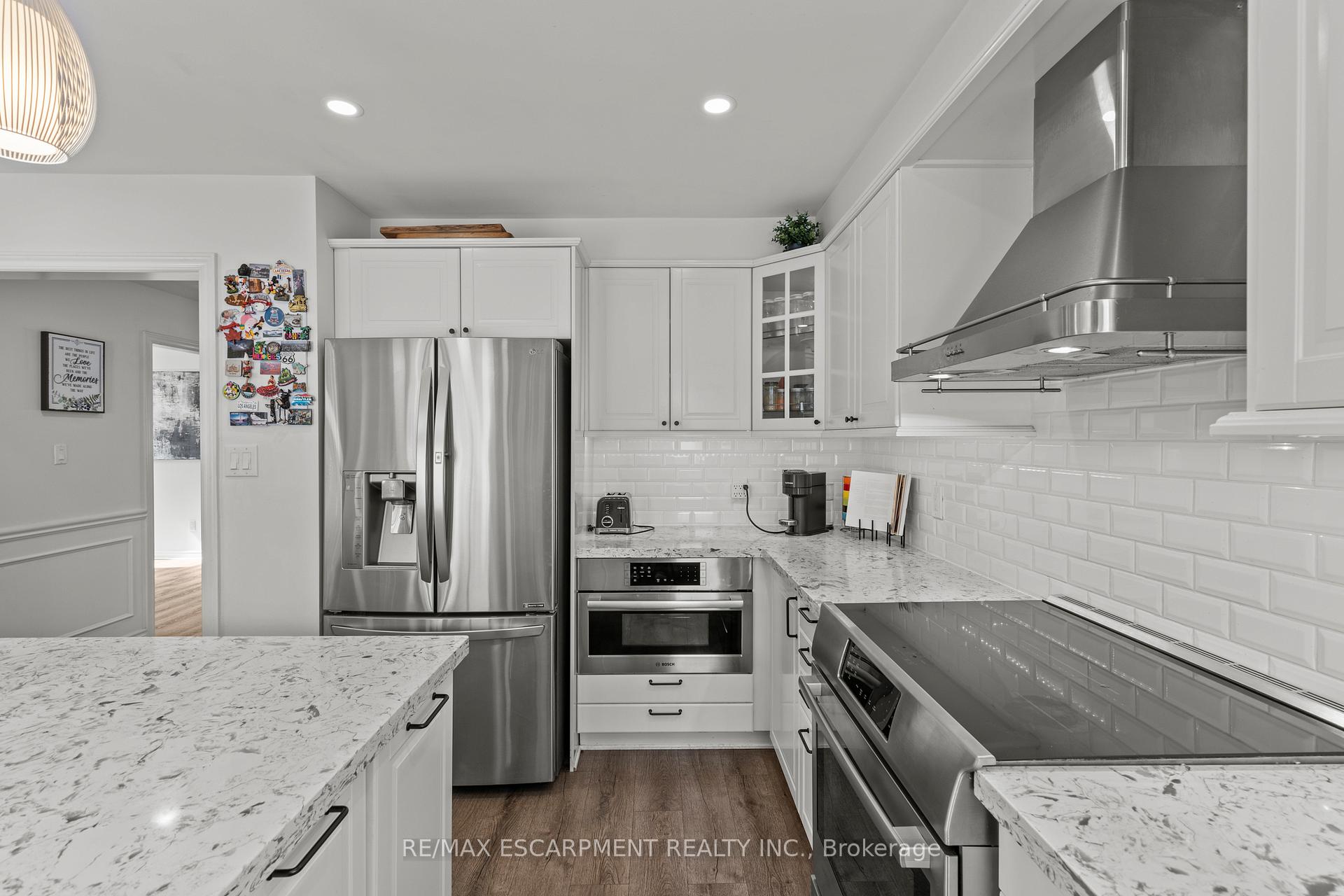 Photo 15 of 12 Strathroy Crescent, Hamilton, Waterdown — HOMEH