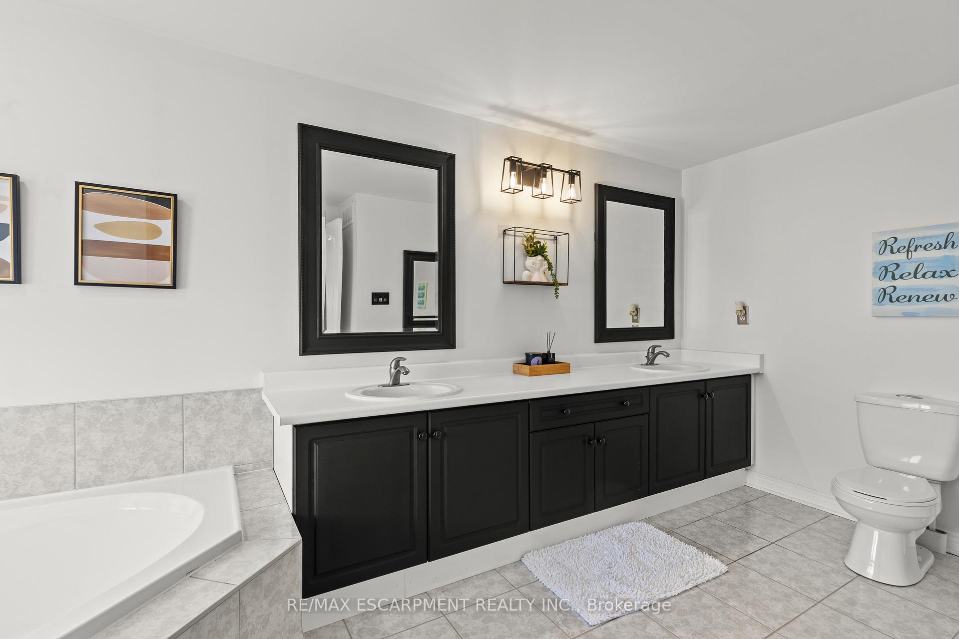 Photo 22 of 12 Strathroy Crescent, Hamilton, Waterdown — HOMEH