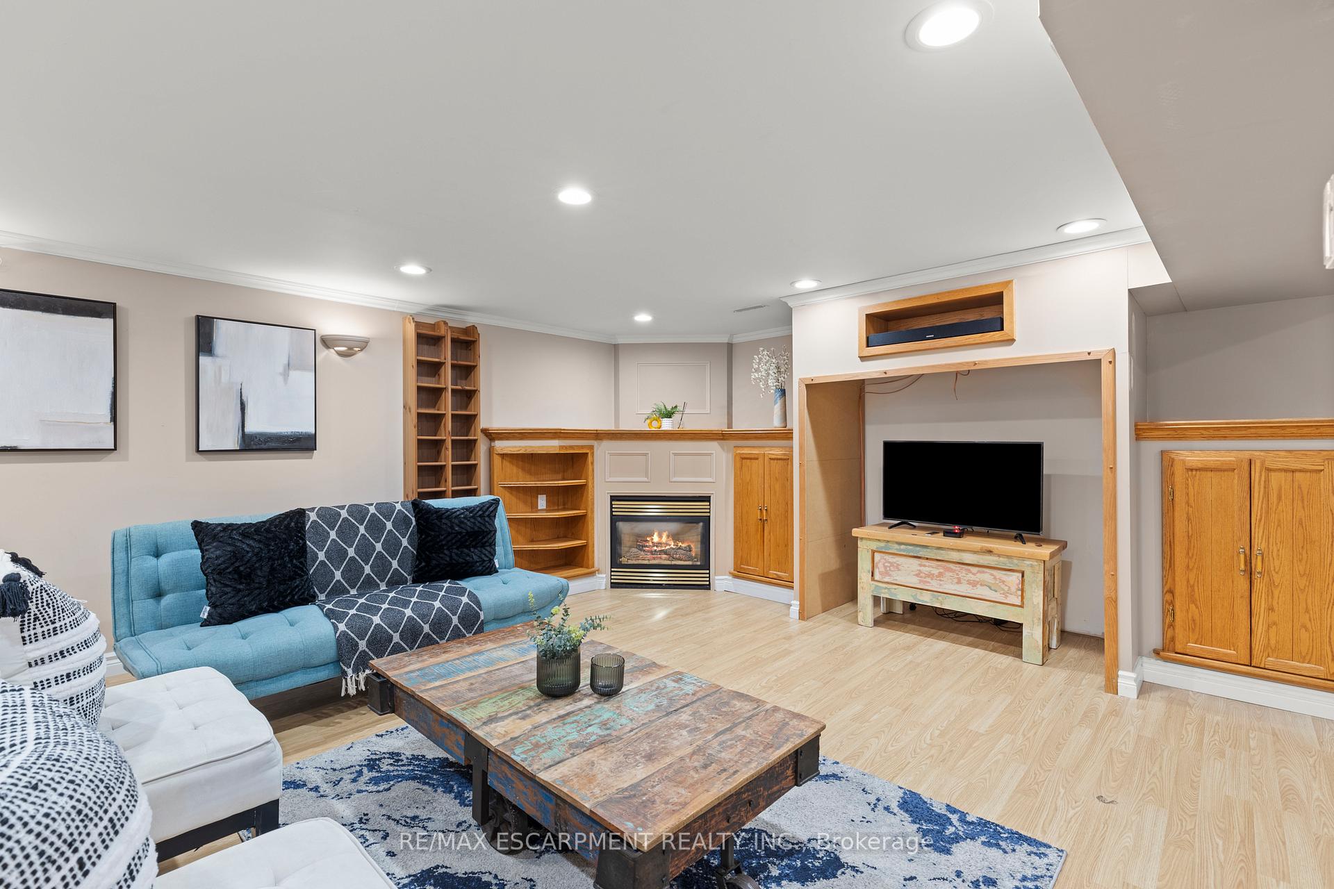 Photo 33 of 12 Strathroy Crescent, Hamilton, Waterdown — HOMEH