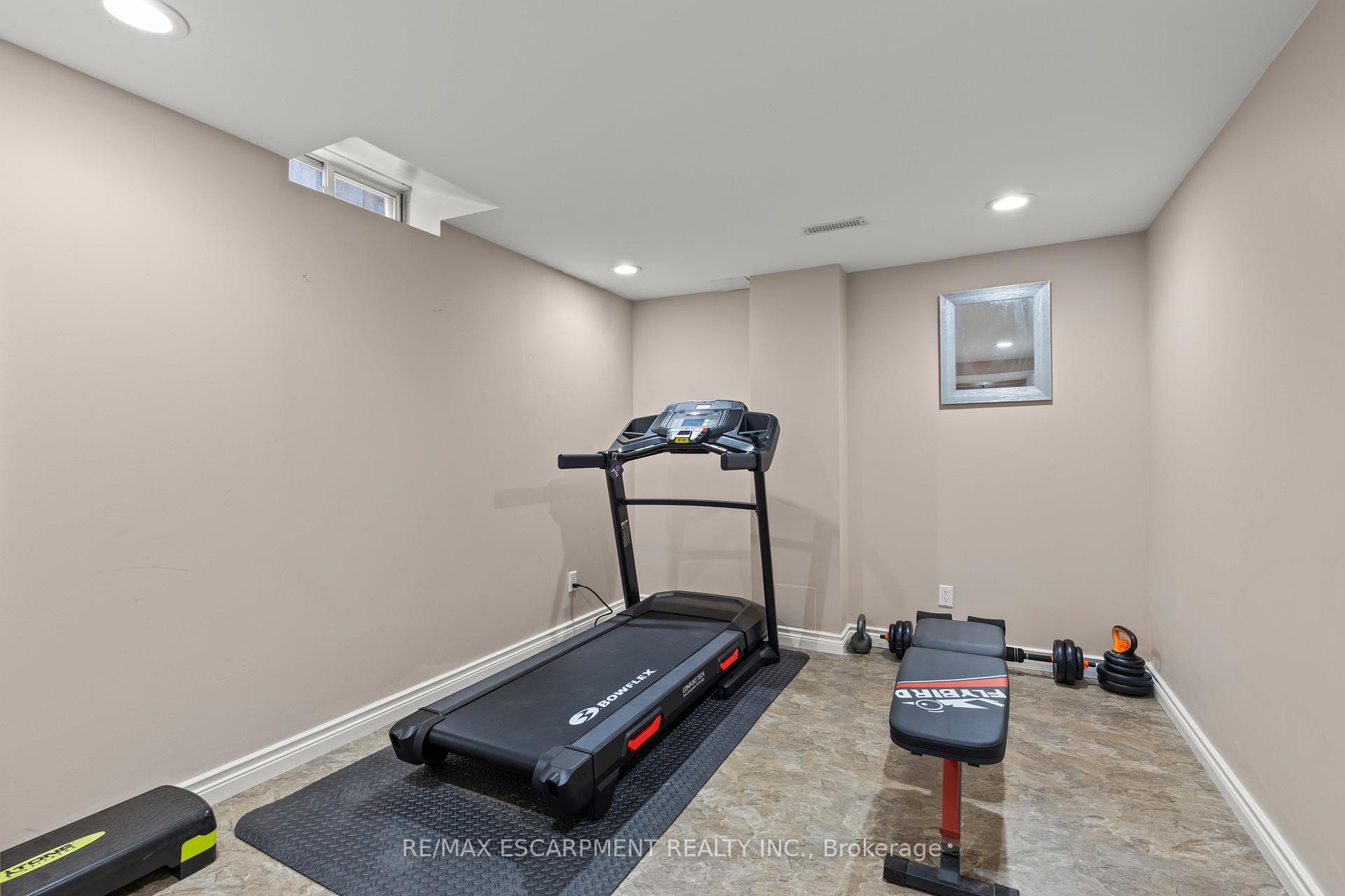 Photo 36 of 12 Strathroy Crescent, Hamilton, Waterdown — HOMEH