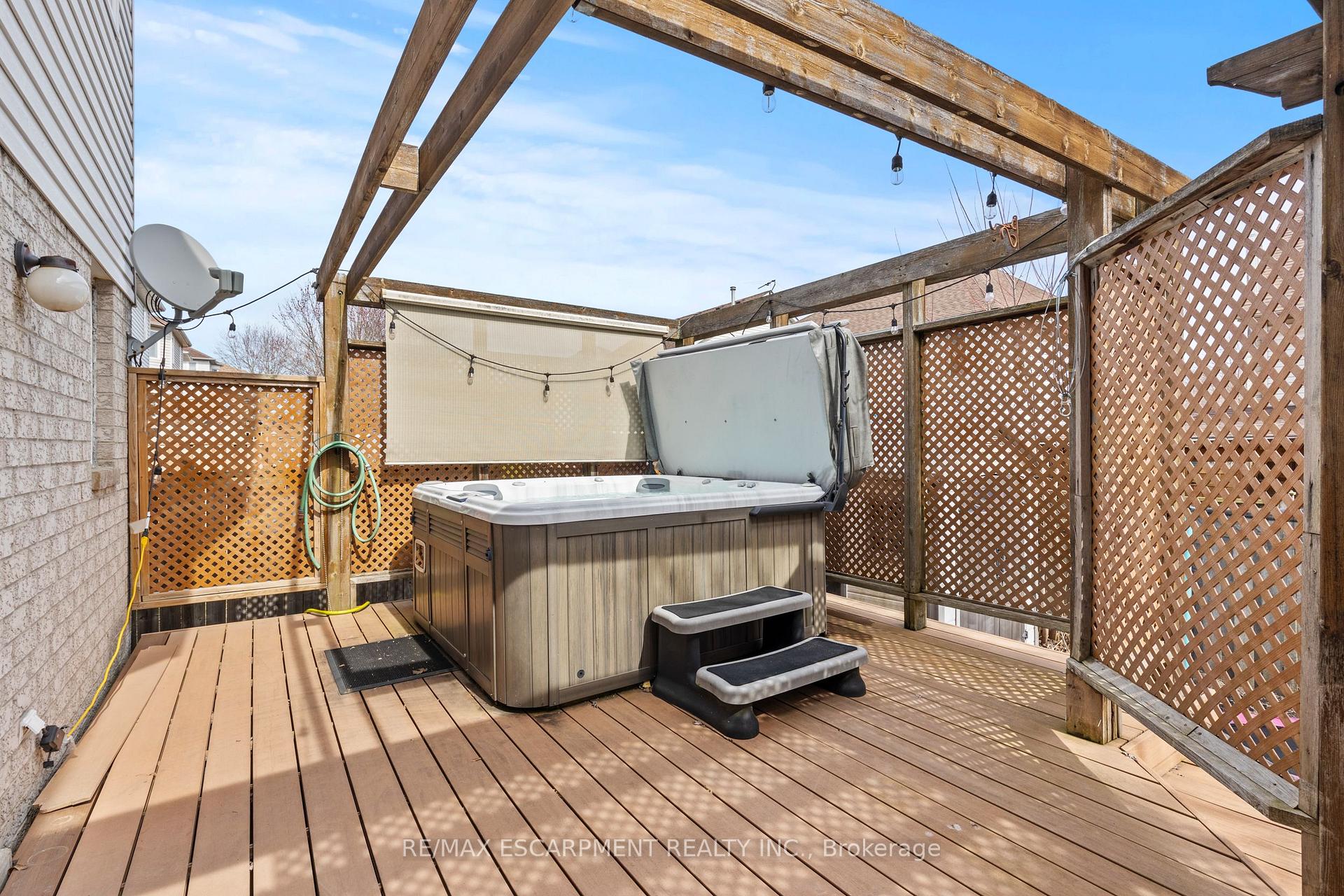 Photo 43 of 12 Strathroy Crescent, Hamilton, Waterdown — HOMEH