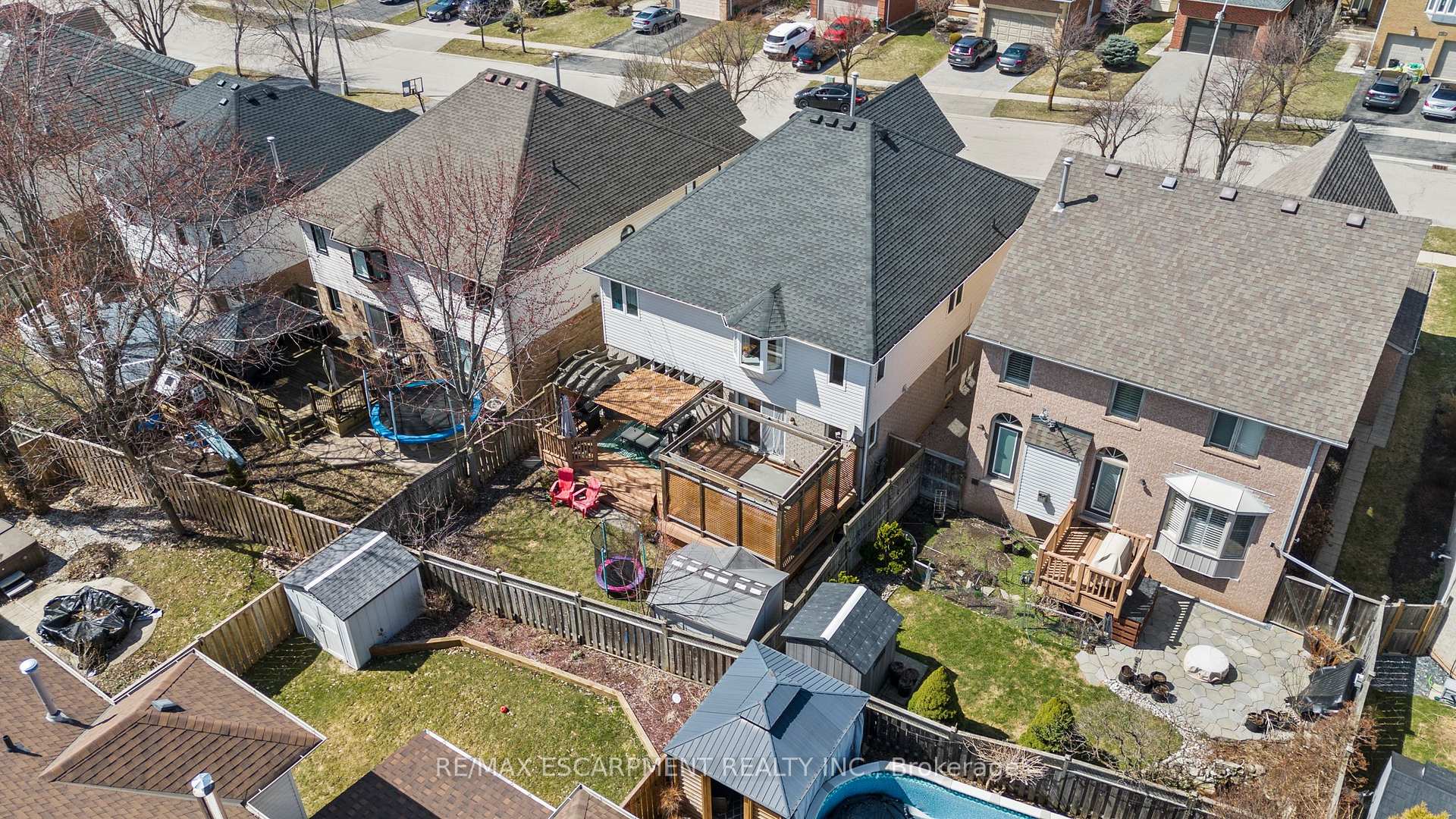 Photo 44 of 12 Strathroy Crescent, Hamilton, Waterdown — HOMEH
