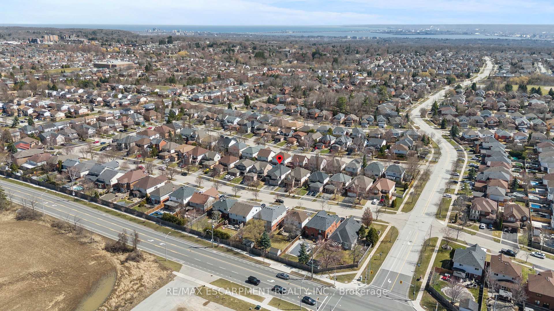 Photo 47 of 12 Strathroy Crescent, Hamilton, Waterdown — HOMEH