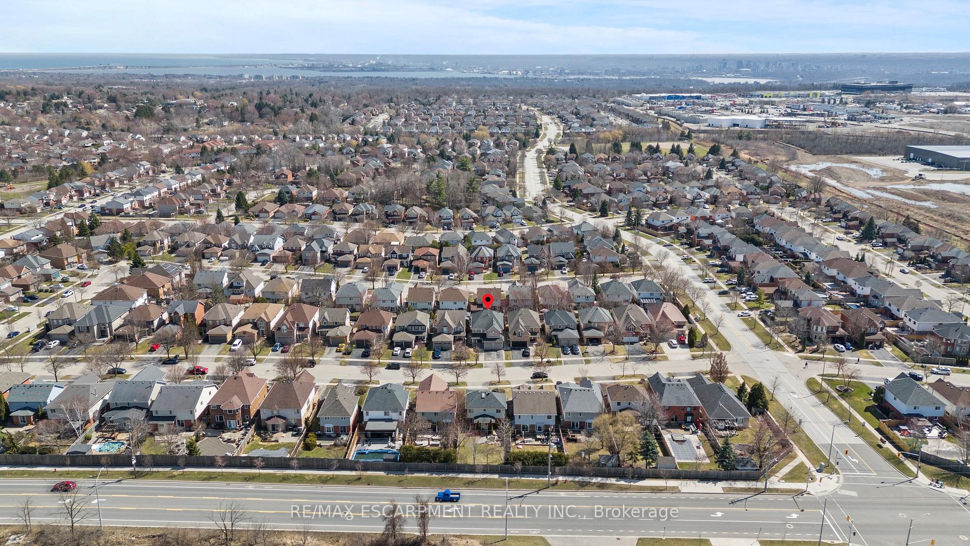 Photo 50 of 12 Strathroy Crescent, Hamilton, Waterdown — HOMEH
