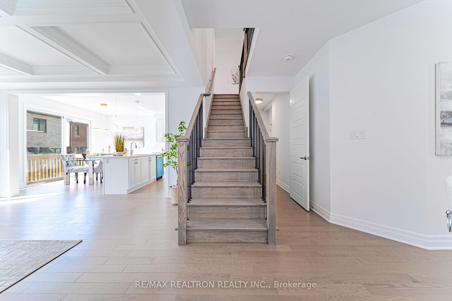 Photo 18 of 63 Greenridge Crescent, Markham, Victoria Square — HOMEH