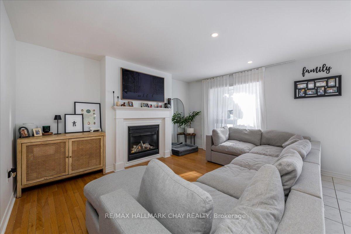 Photo 6 of 73 Nicklaus Drive, Barrie, East Bayfield — HOMEH