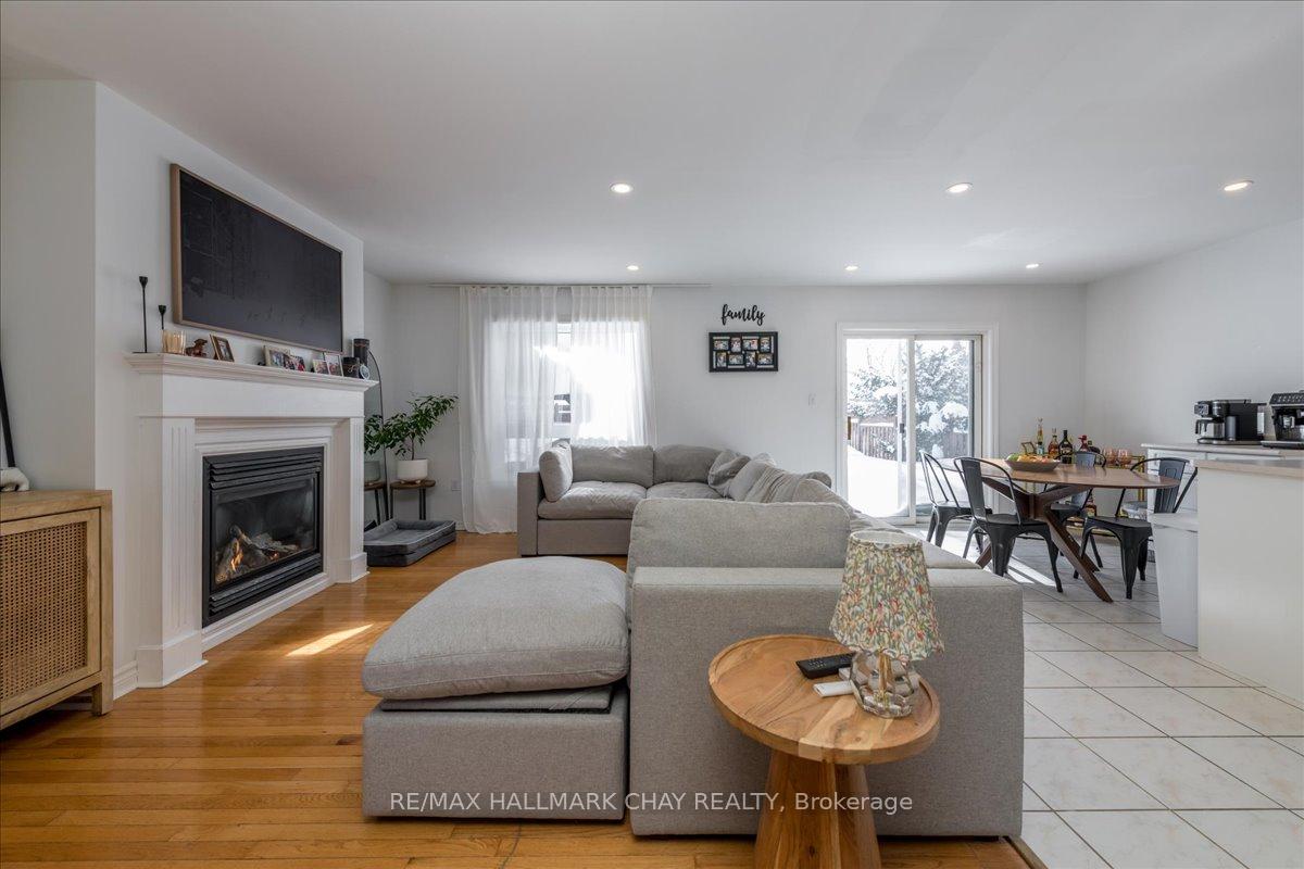 Photo 9 of 73 Nicklaus Drive, Barrie, East Bayfield — HOMEH