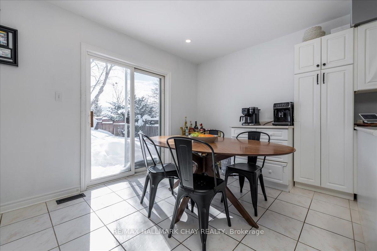 Photo 11 of 73 Nicklaus Drive, Barrie, East Bayfield — HOMEH