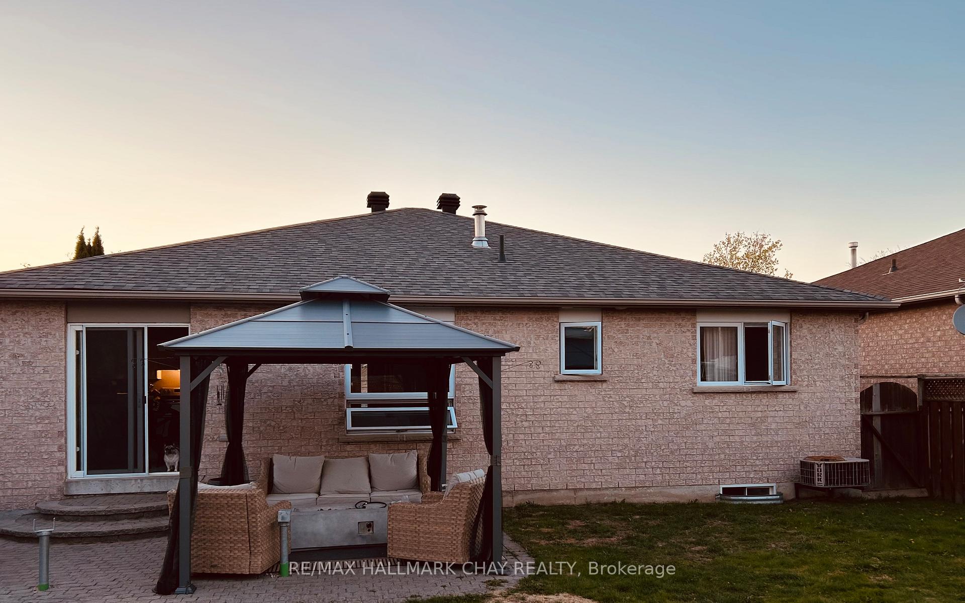 Photo 17 of 73 Nicklaus Drive, Barrie, East Bayfield — HOMEH