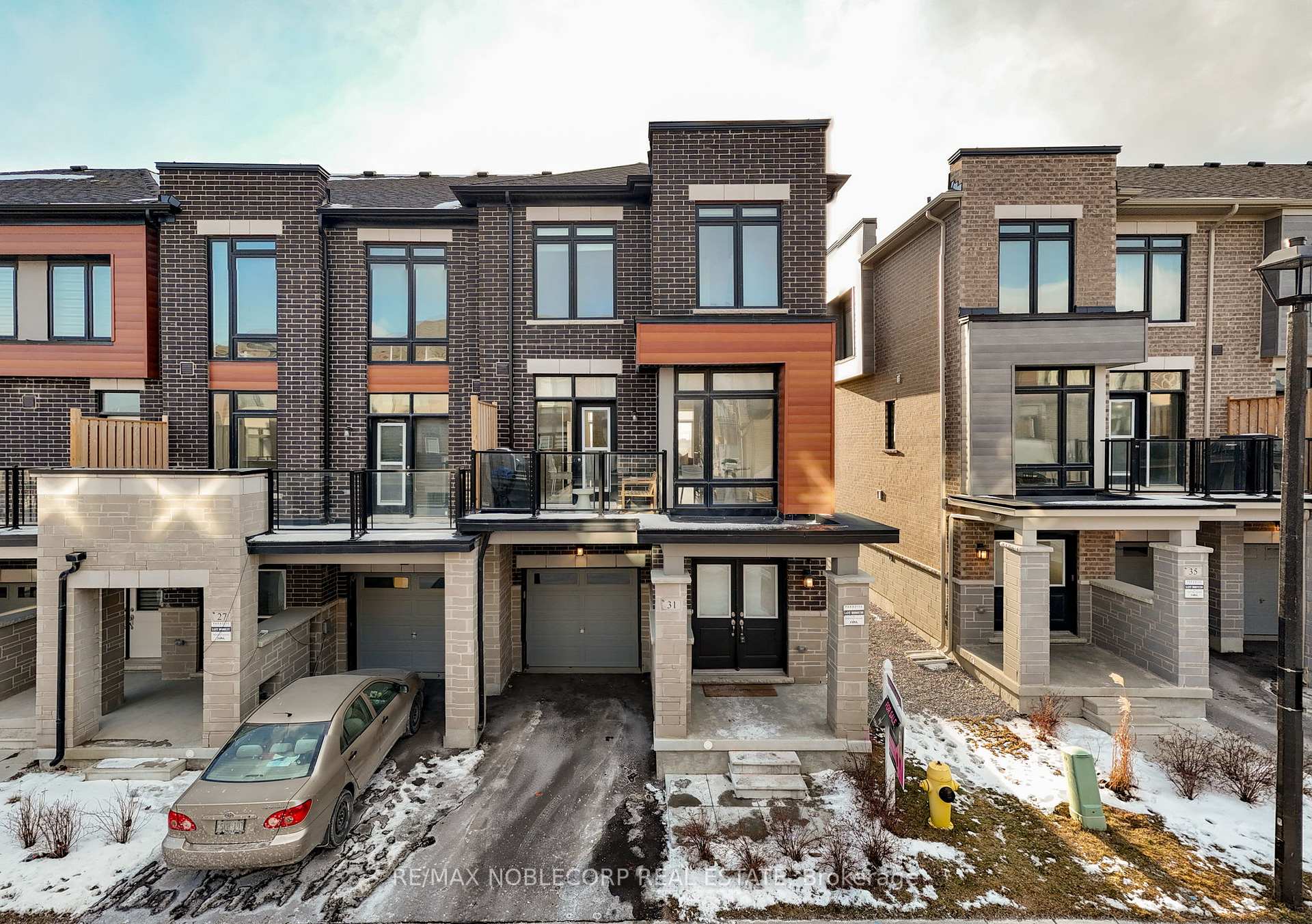 Front of 31 Holyrood Crescent