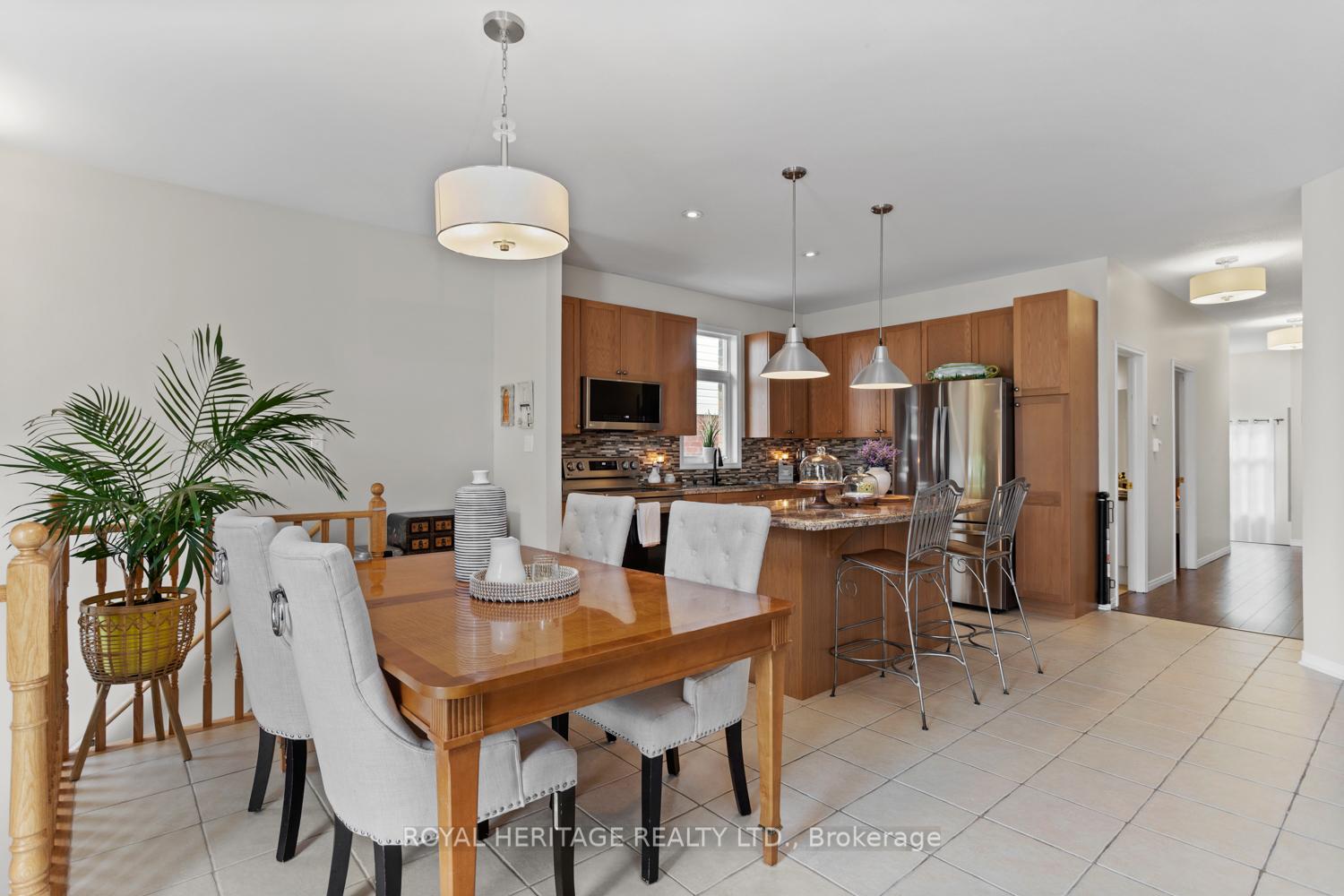 Photo 8 of 11 Piper Crescent, Clarington, Bowmanville — HOMEH