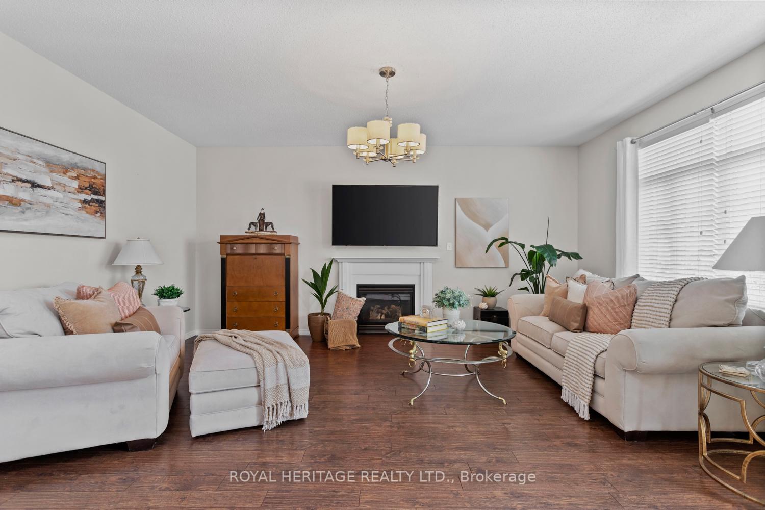 Photo 10 of 11 Piper Crescent, Clarington, Bowmanville — HOMEH
