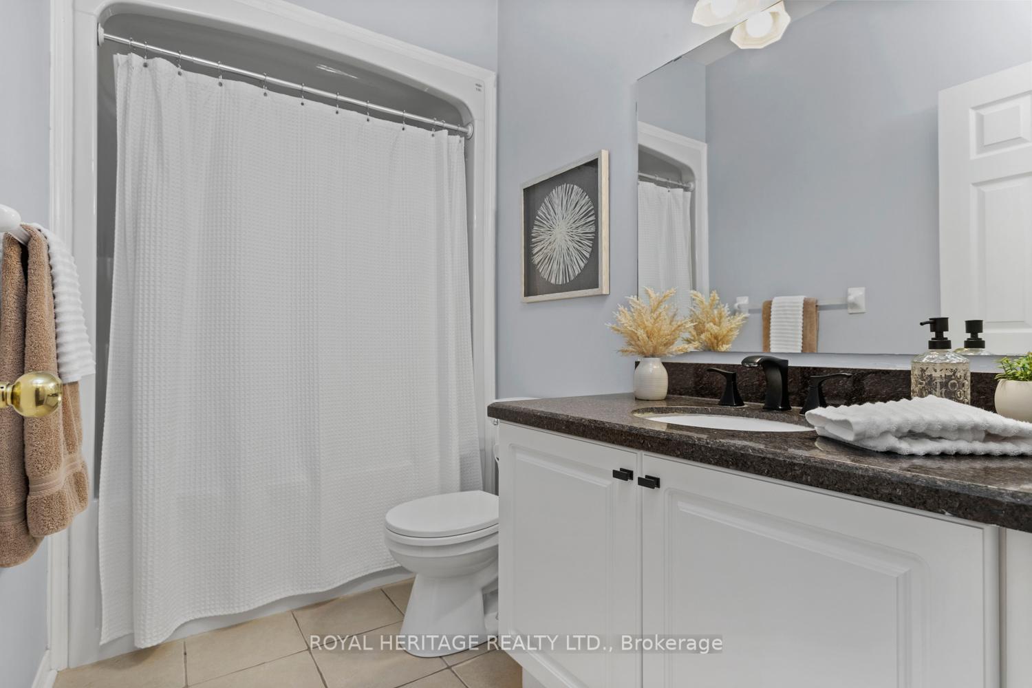 Photo 25 of 11 Piper Crescent, Clarington, Bowmanville — HOMEH