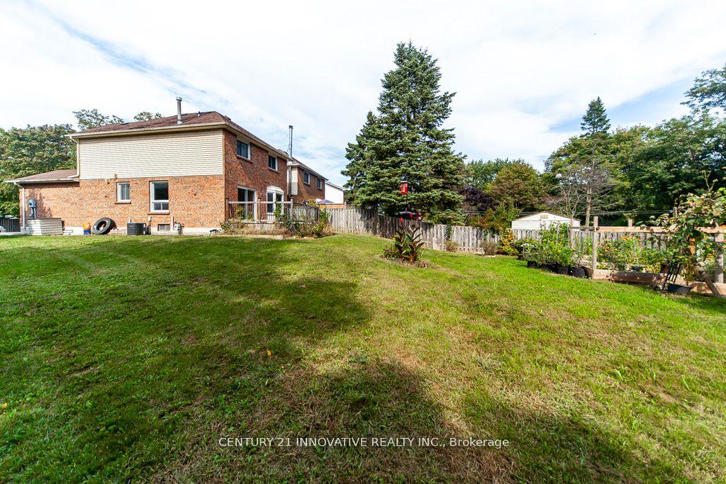 Photo 18 of 1 Prout Drive, Clarington, Bowmanville — HOMEH