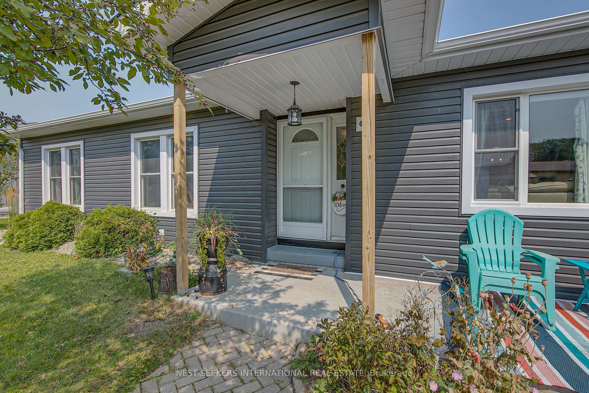 Photo 7 of 16 Sunset Drive, Innisfil, Rural Innisfil — HOMEH